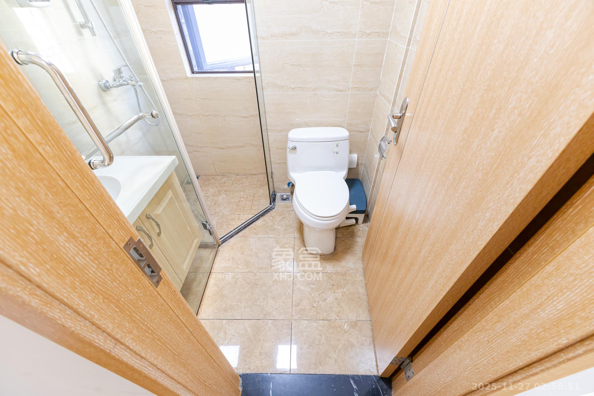 万润滨江天著 3室2厅2卫 106.0万 万润滨江天著 3室2厅2卫 106.0万卫生间