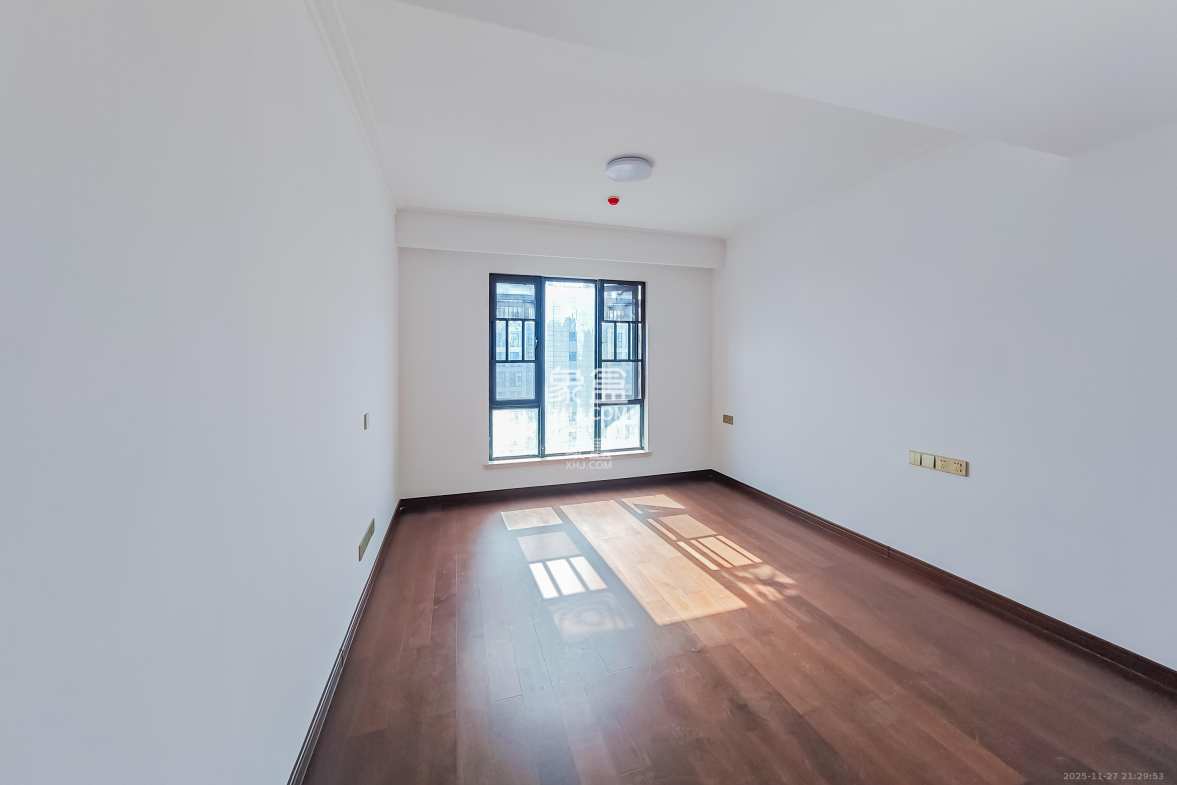 绿地长沙城际空间站(绿地新里佳苑) 4室2厅2卫 138.0万 绿地长沙城际空间站(绿地新里佳苑) 4室2厅2卫 138.0万卧室