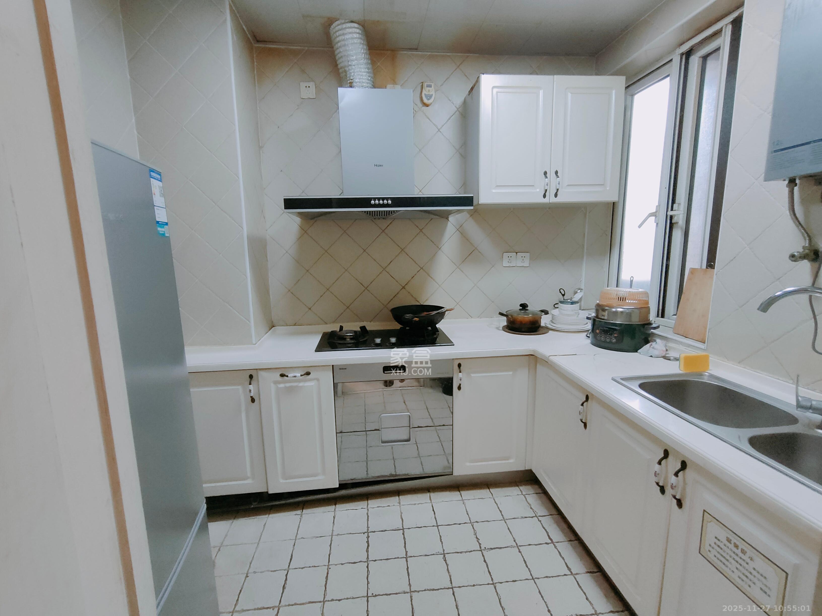 佳天瑞宁花园 3室2厅2卫 3200.0元/月 佳天瑞宁花园 3室2厅2卫 3200.0元/月室内图