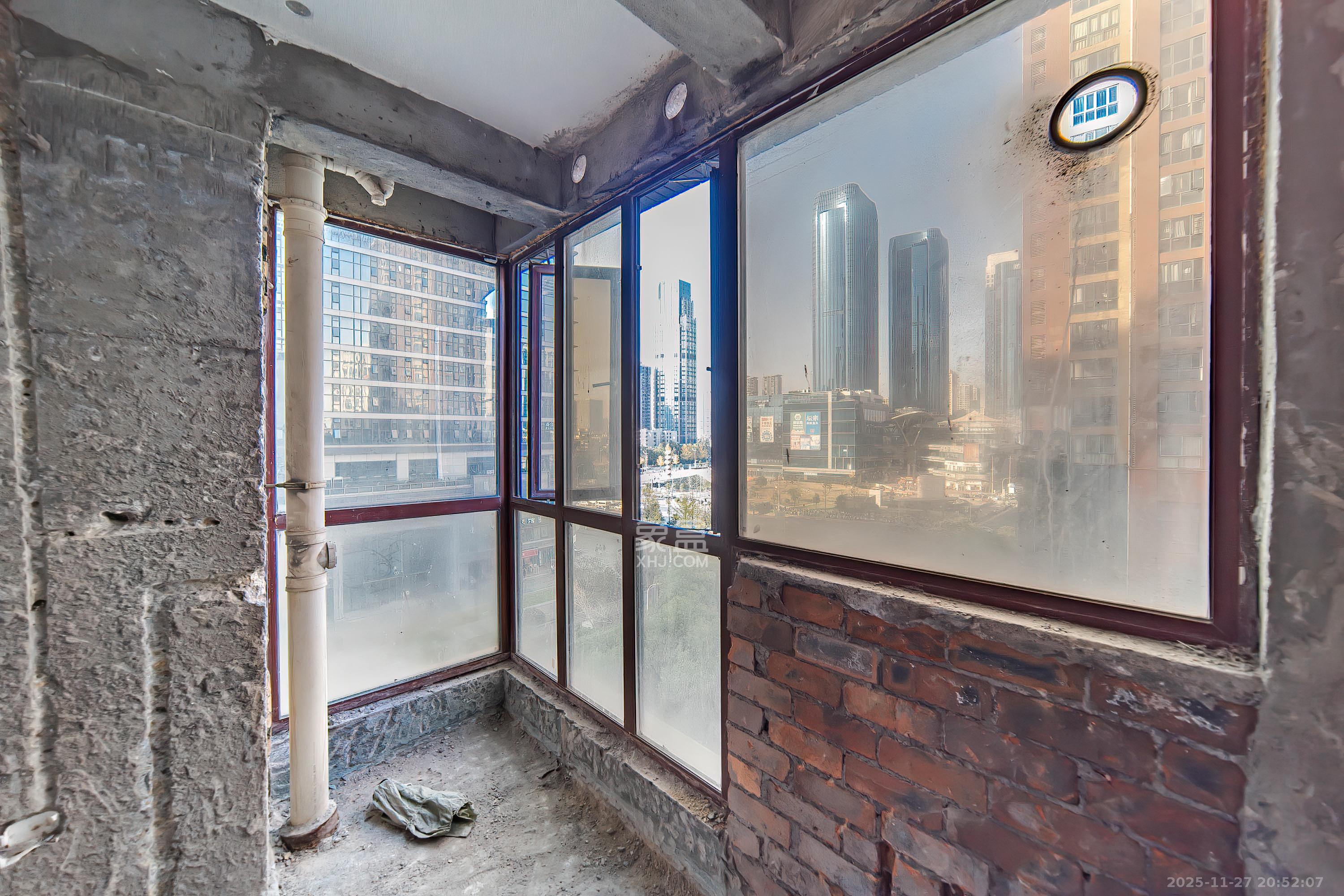 公园9号 4室2厅2卫 219.8万 公园9号 4室2厅2卫 219.8万阳台