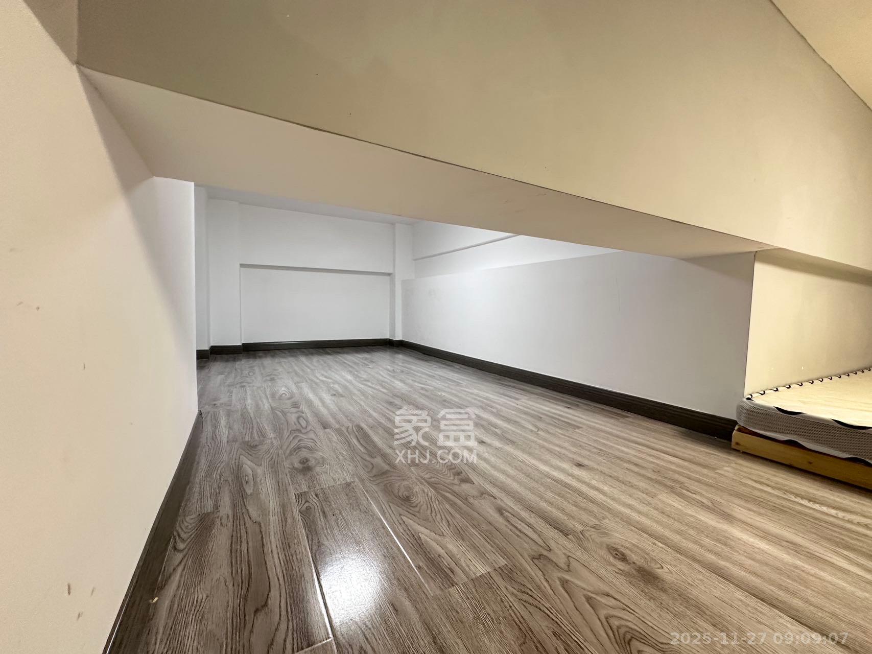 环亚高铁芯城  1室0厅0卫    2000.0元/月室内图