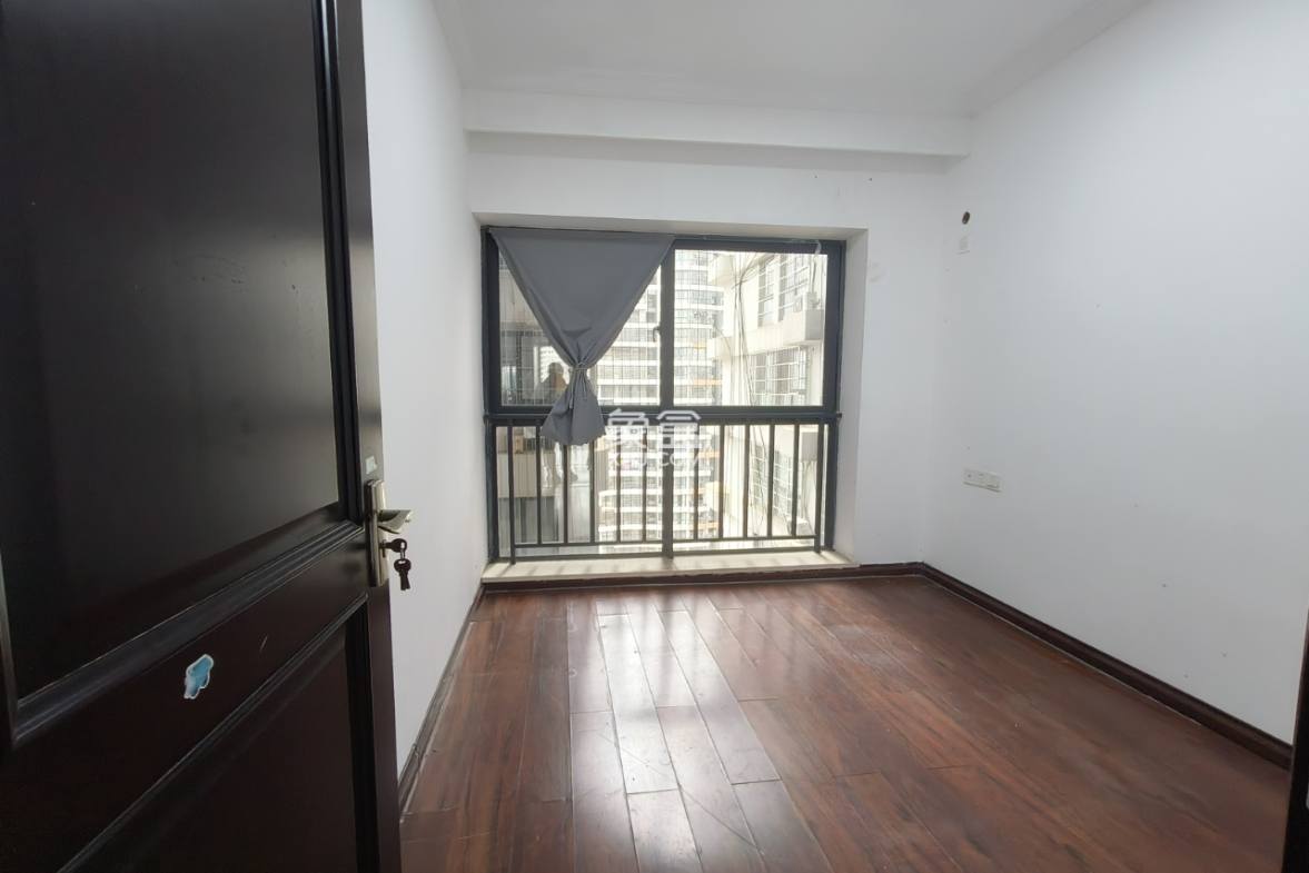 椰岛广场 2室2厅1卫 2700.0元/月 椰岛广场 2室2厅1卫 2700.0元/月室内图