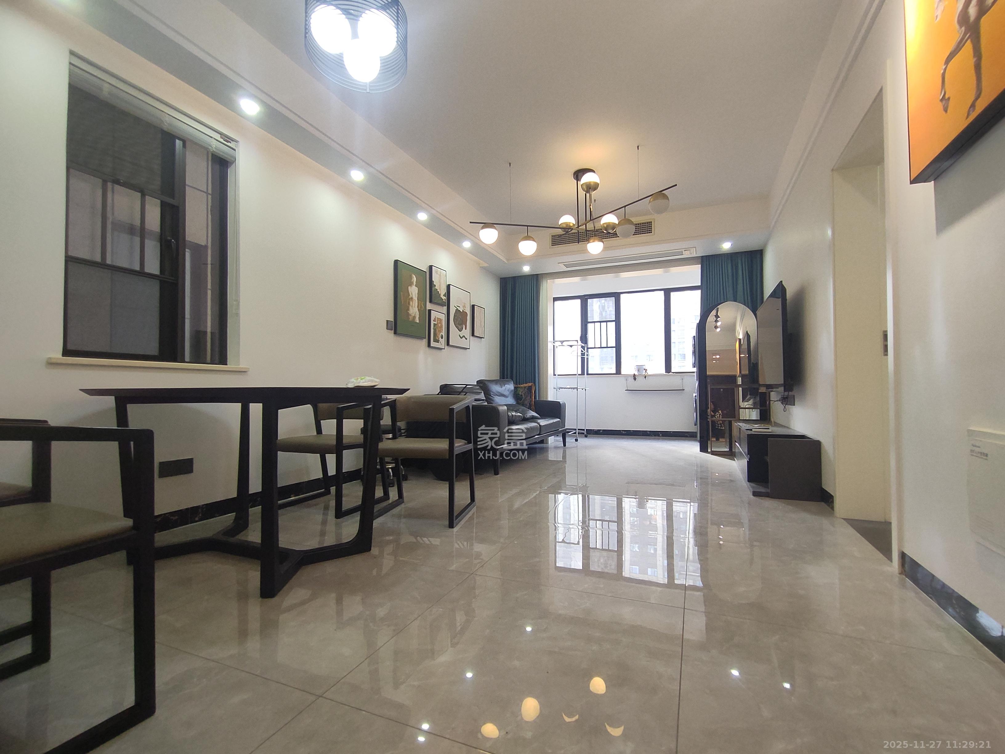 中国铁建梅溪青秀二期  2室2厅2卫    3100.0元/月