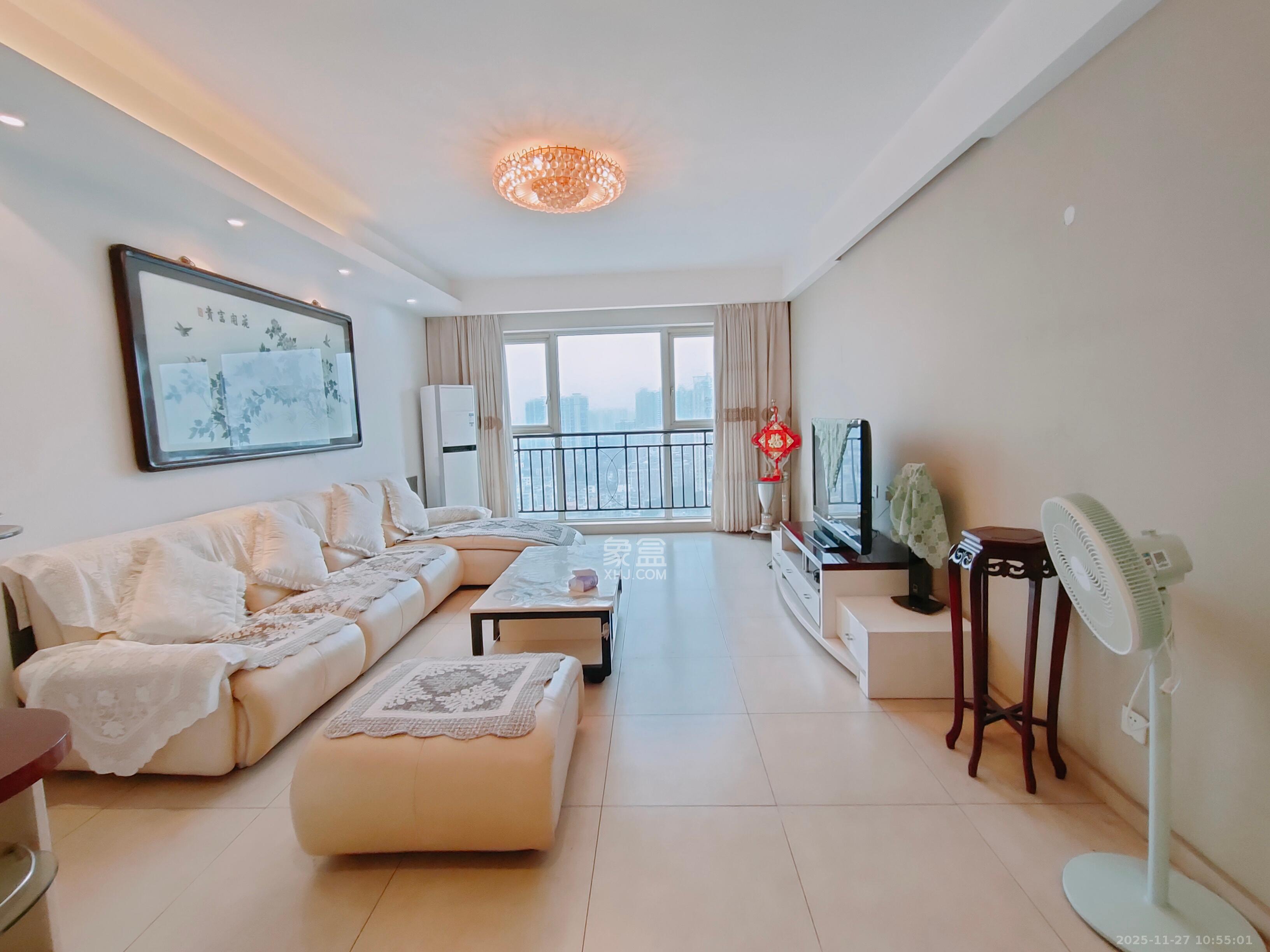 佳天瑞宁花园 3室2厅2卫 3200.0元/月 佳天瑞宁花园 3室2厅2卫 3200.0元/月室内图