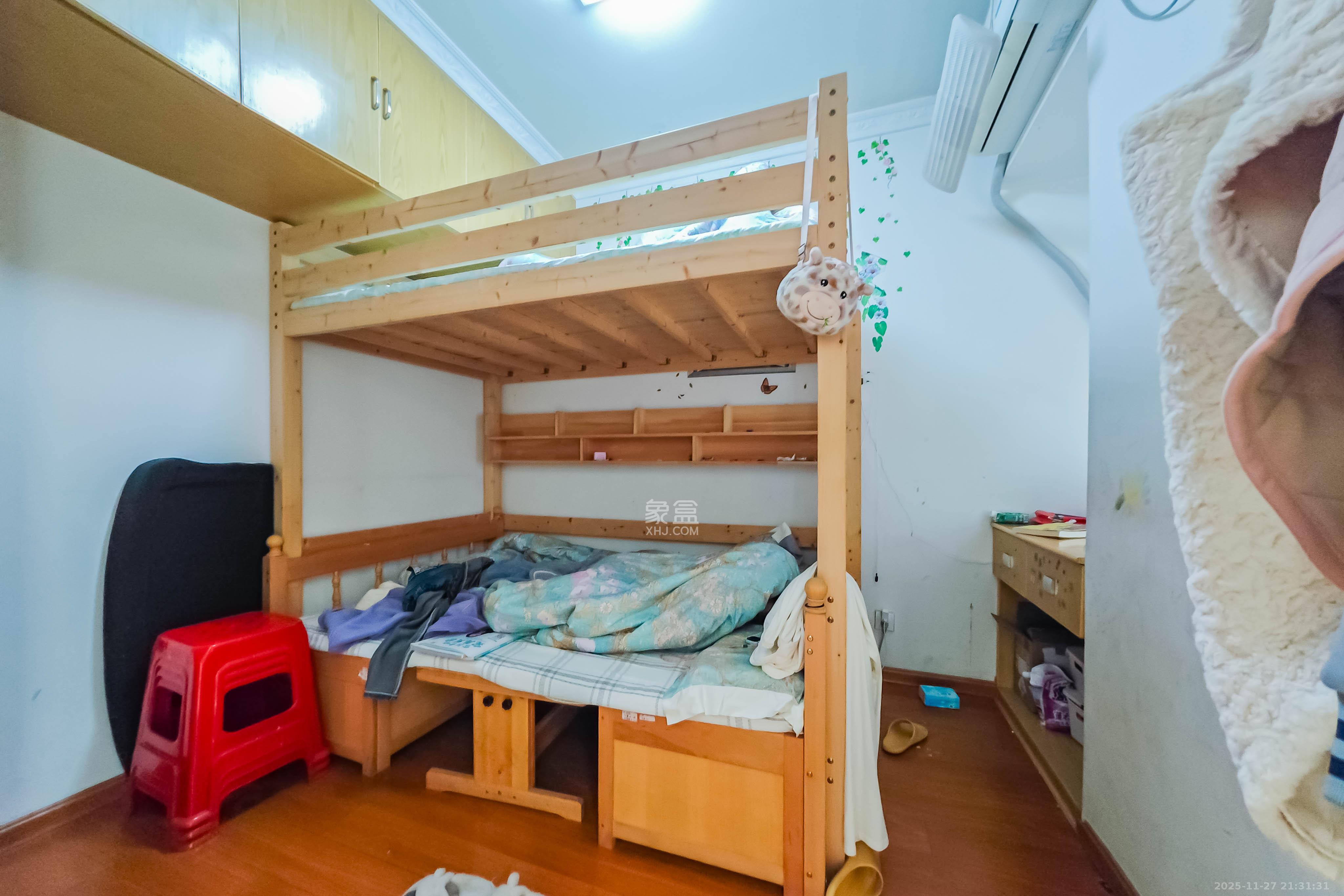 优山美地  2室2厅1卫    60.0万卧室