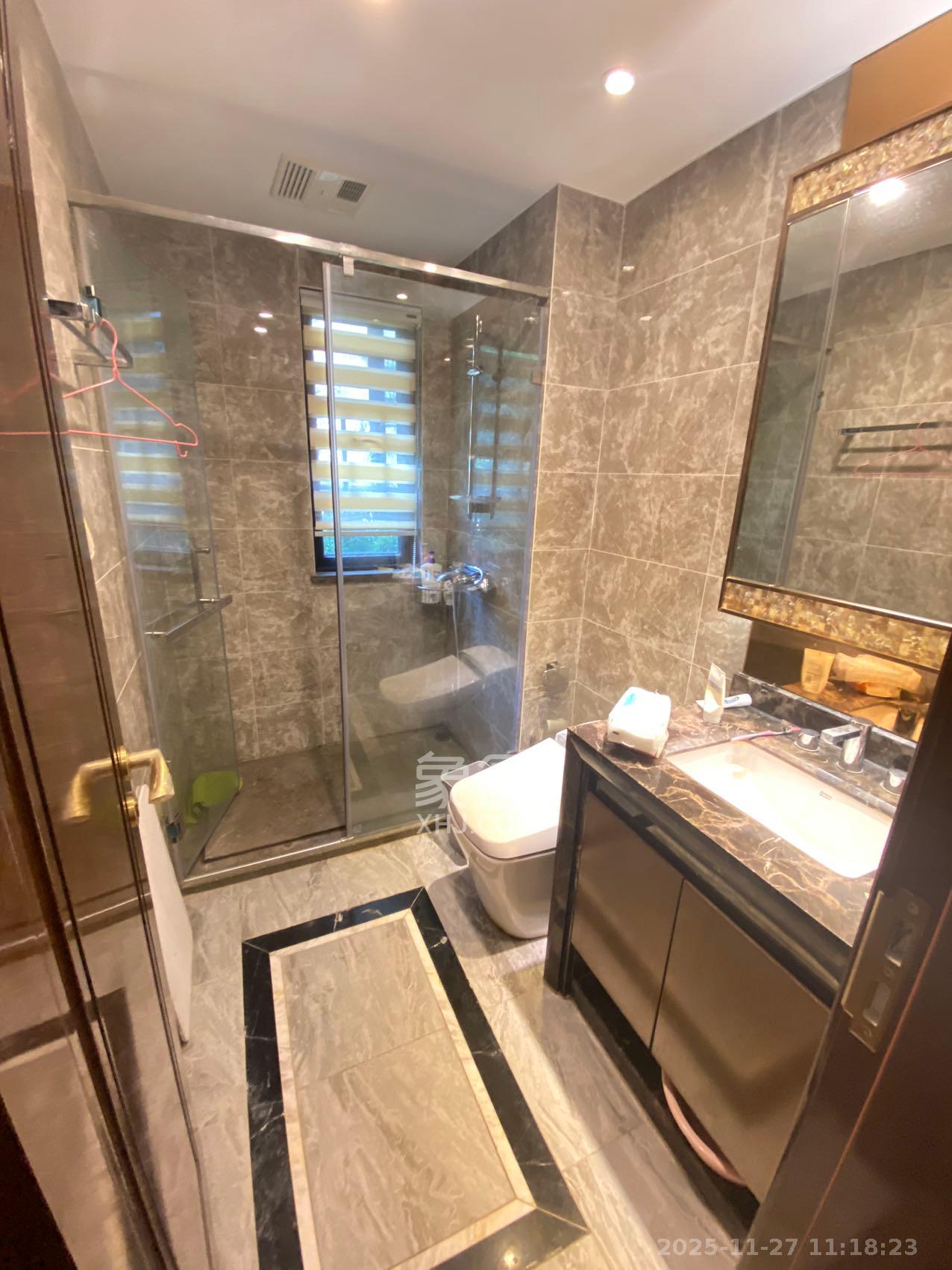 恒大御景天下城一期  3室2厅2卫    3300.0元/月室内图