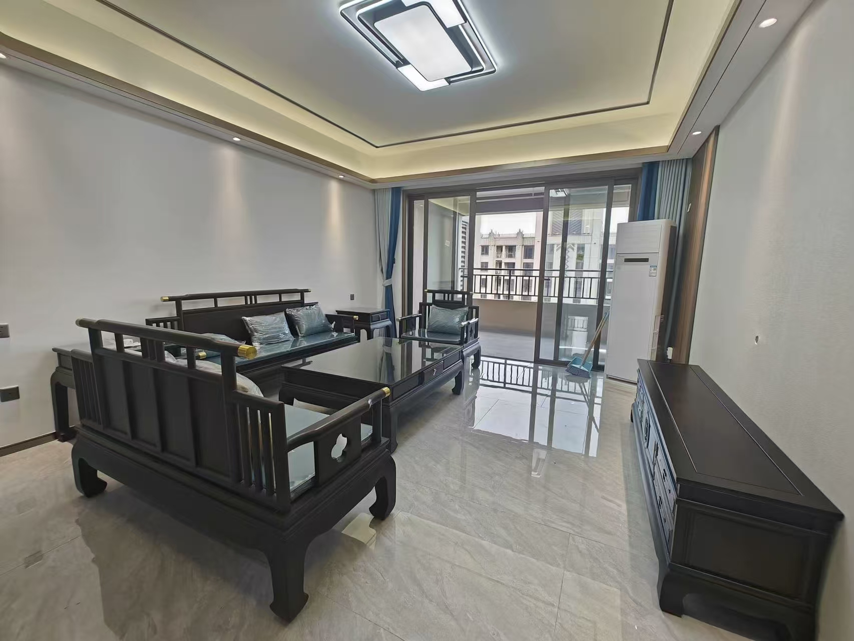 海航豪庭南苑 4室2厅2卫 7000.0元/月 海航豪庭南苑 4室2厅2卫 7000.0元/月室内图