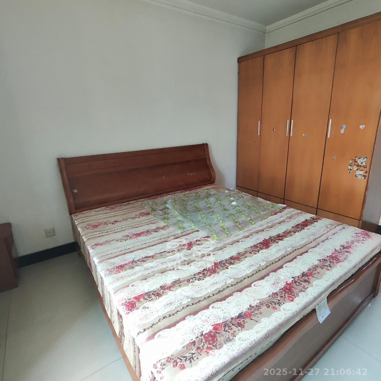 中南汽车世界  3室2厅1卫    1200.0元/月室内图