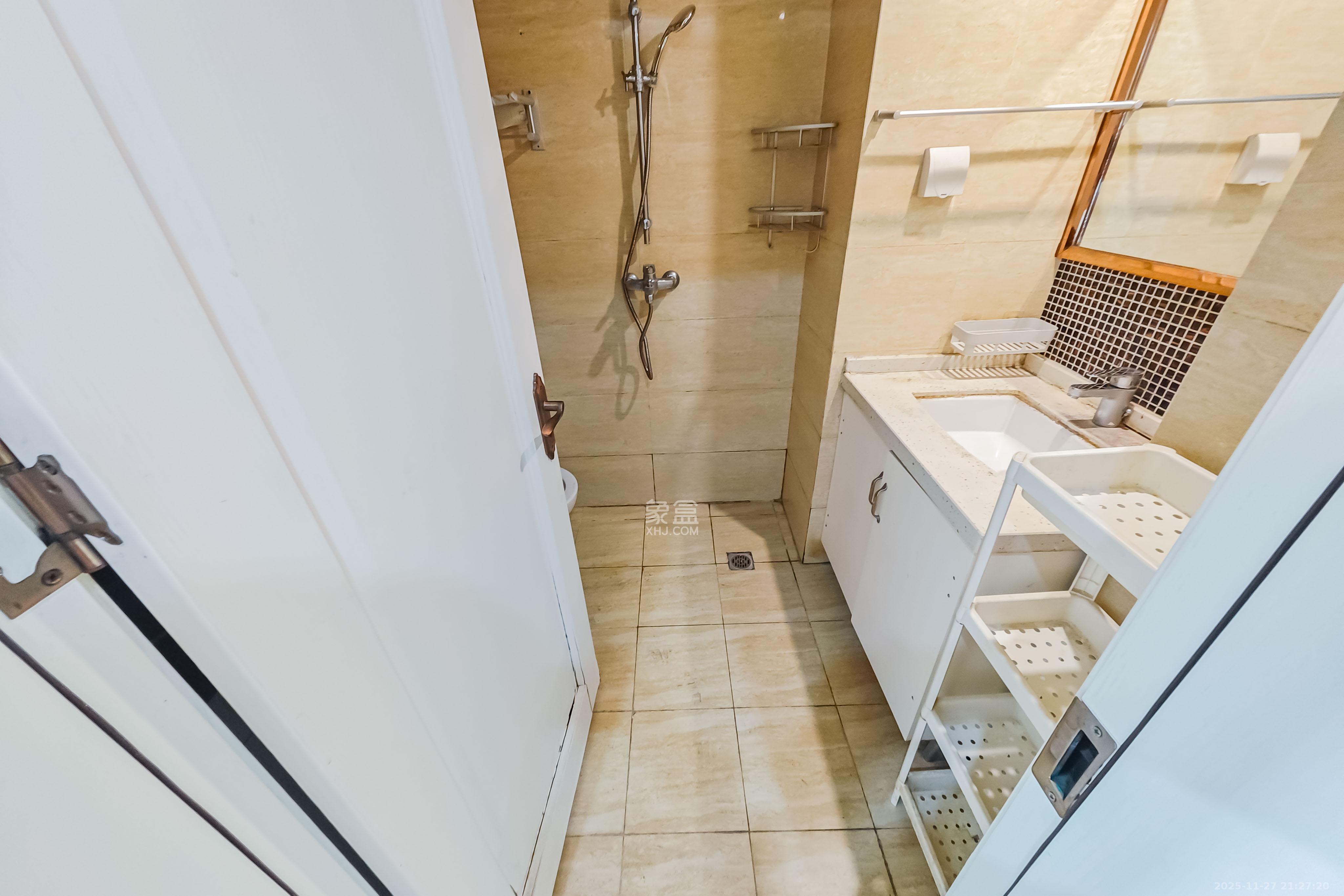 五江天街北区 1室1厅1卫 24.0万 五江天街北区 1室1厅1卫 24.0万其他