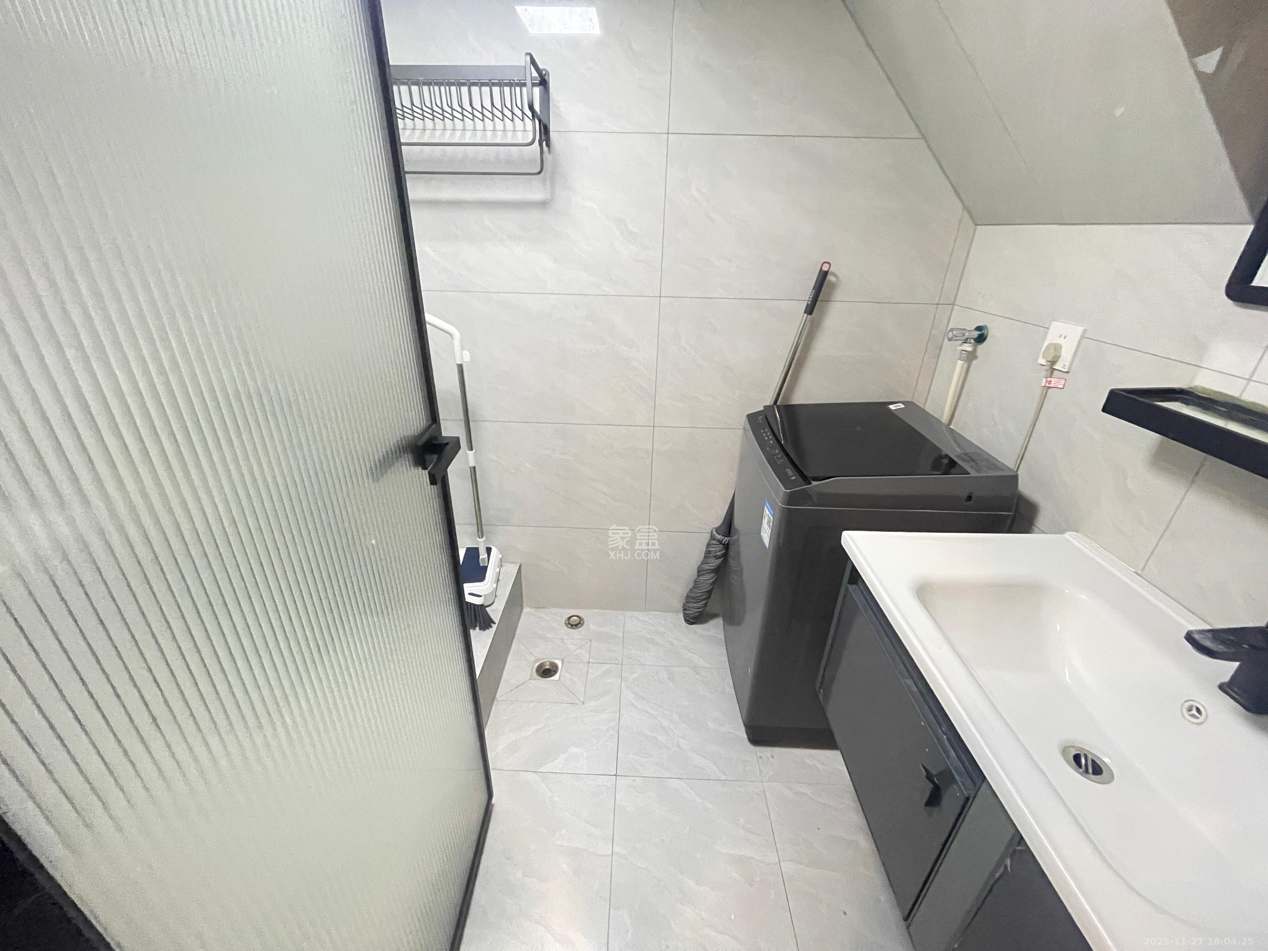 卓越伊景寓  2室2厅1卫    2000.0元/月室内图