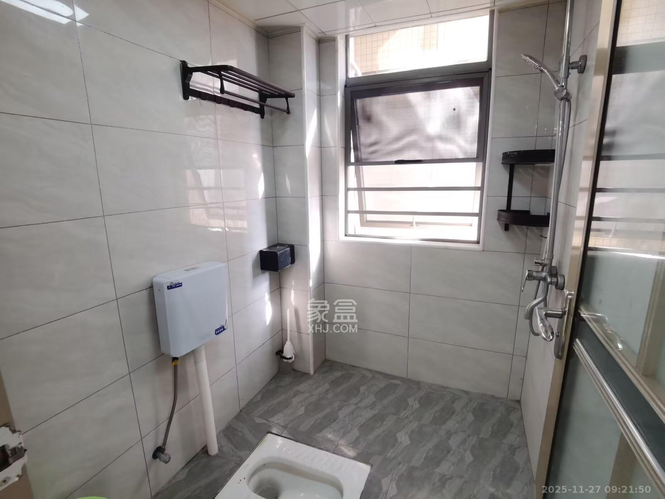 湖湘奥林匹克花园 3室2厅1卫 2300.0元/月 湖湘奥林匹克花园 3室2厅1卫 2300.0元/月室内图