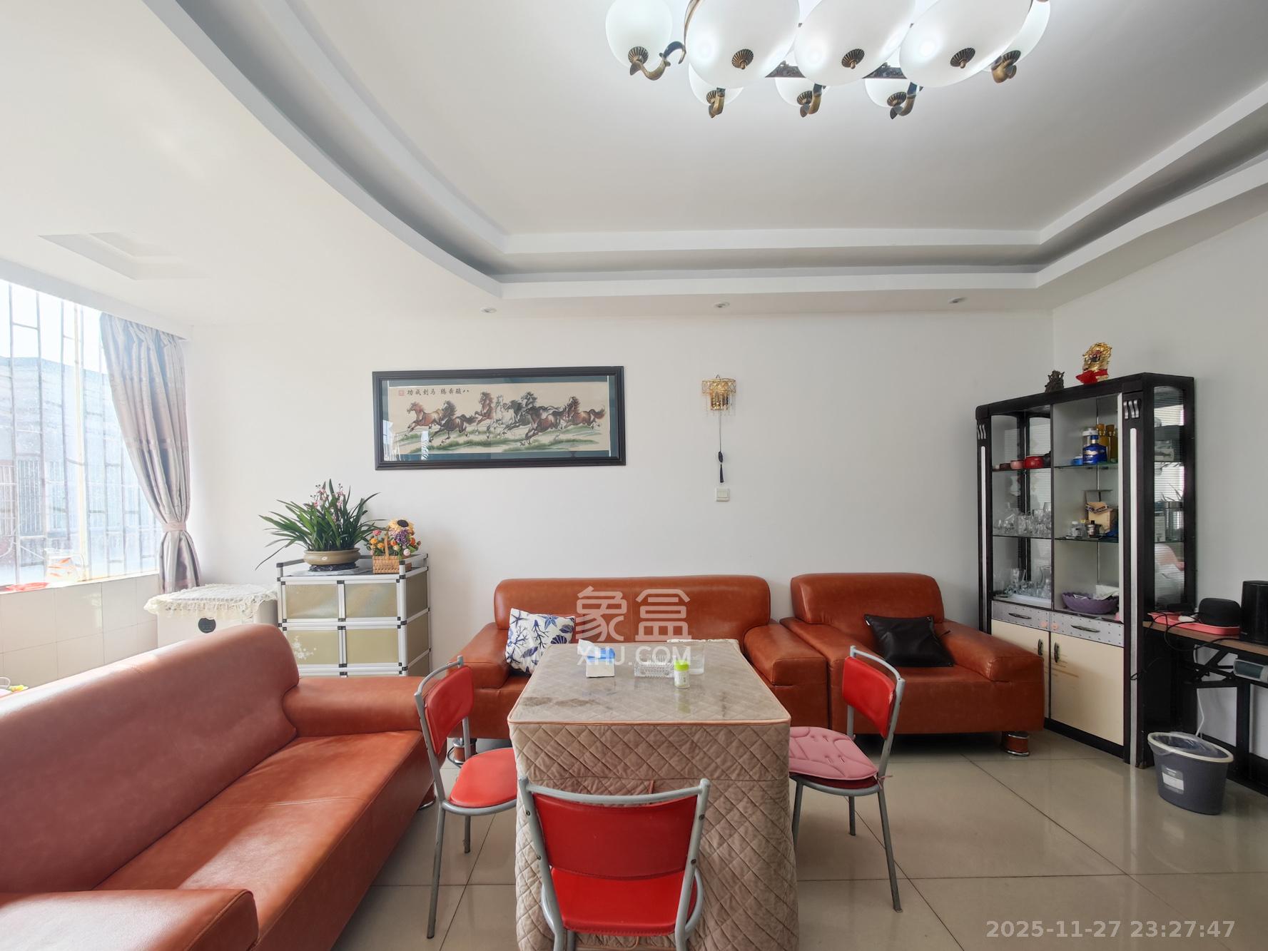 红星建材交易大市场 1室0厅0卫 66.8万 红星建材交易大市场 1室0厅0卫 66.8万客厅