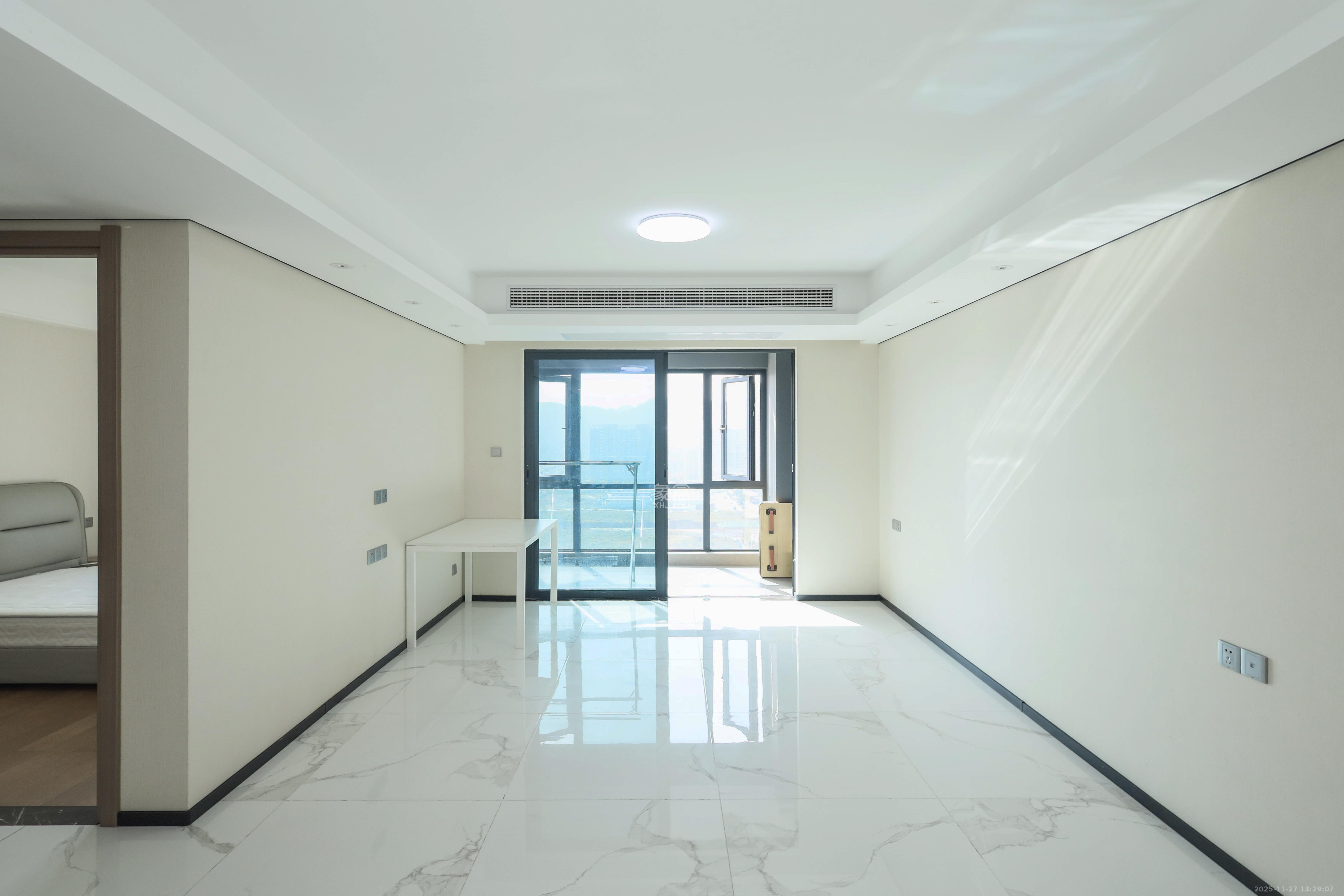 中海麓山境南区 3室2厅2卫 2600.0元/月 中海麓山境南区 3室2厅2卫 2600.0元/月室内图