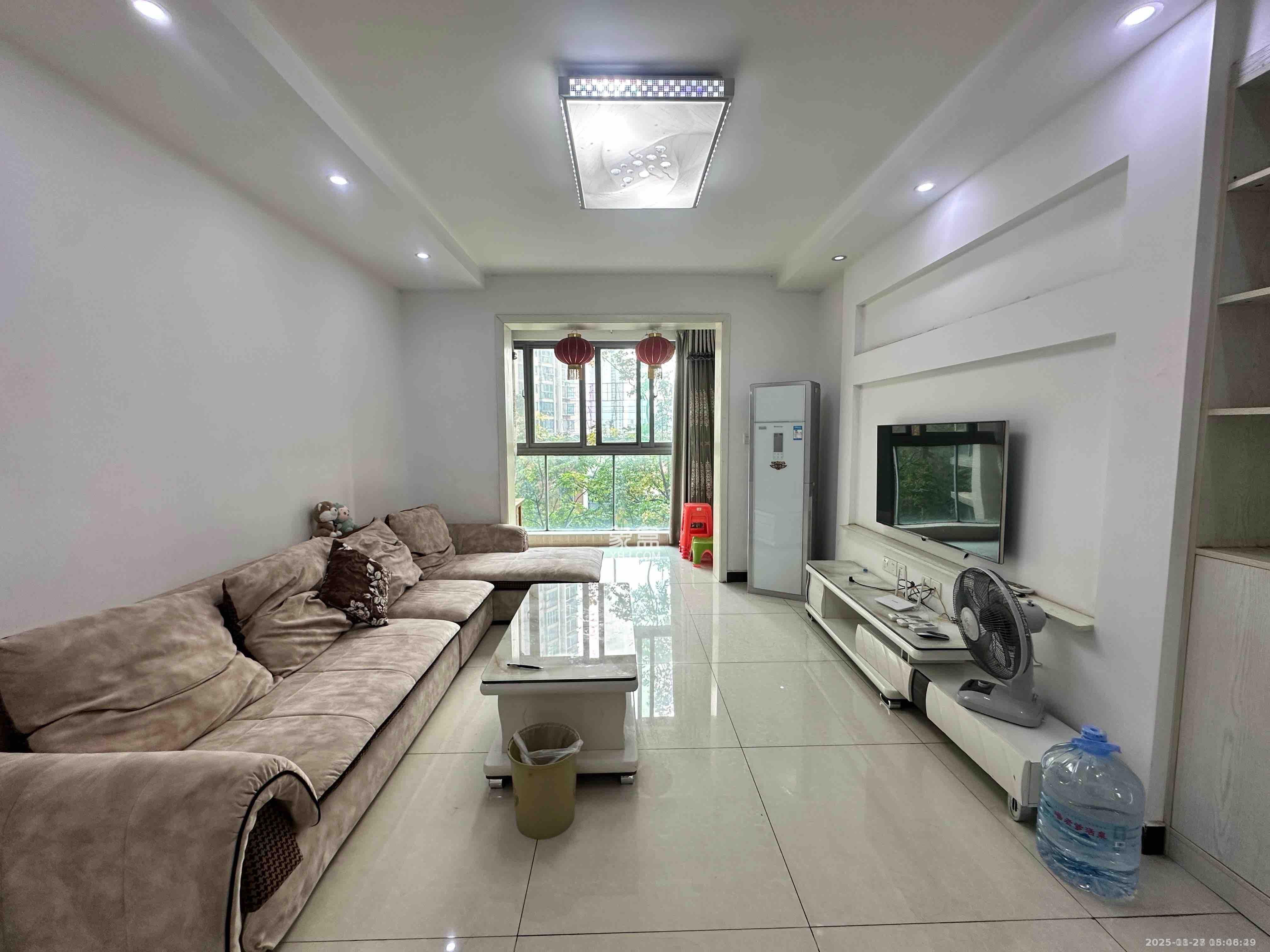 新城新世界一二三期  3室2厅1卫    2800.0元/月