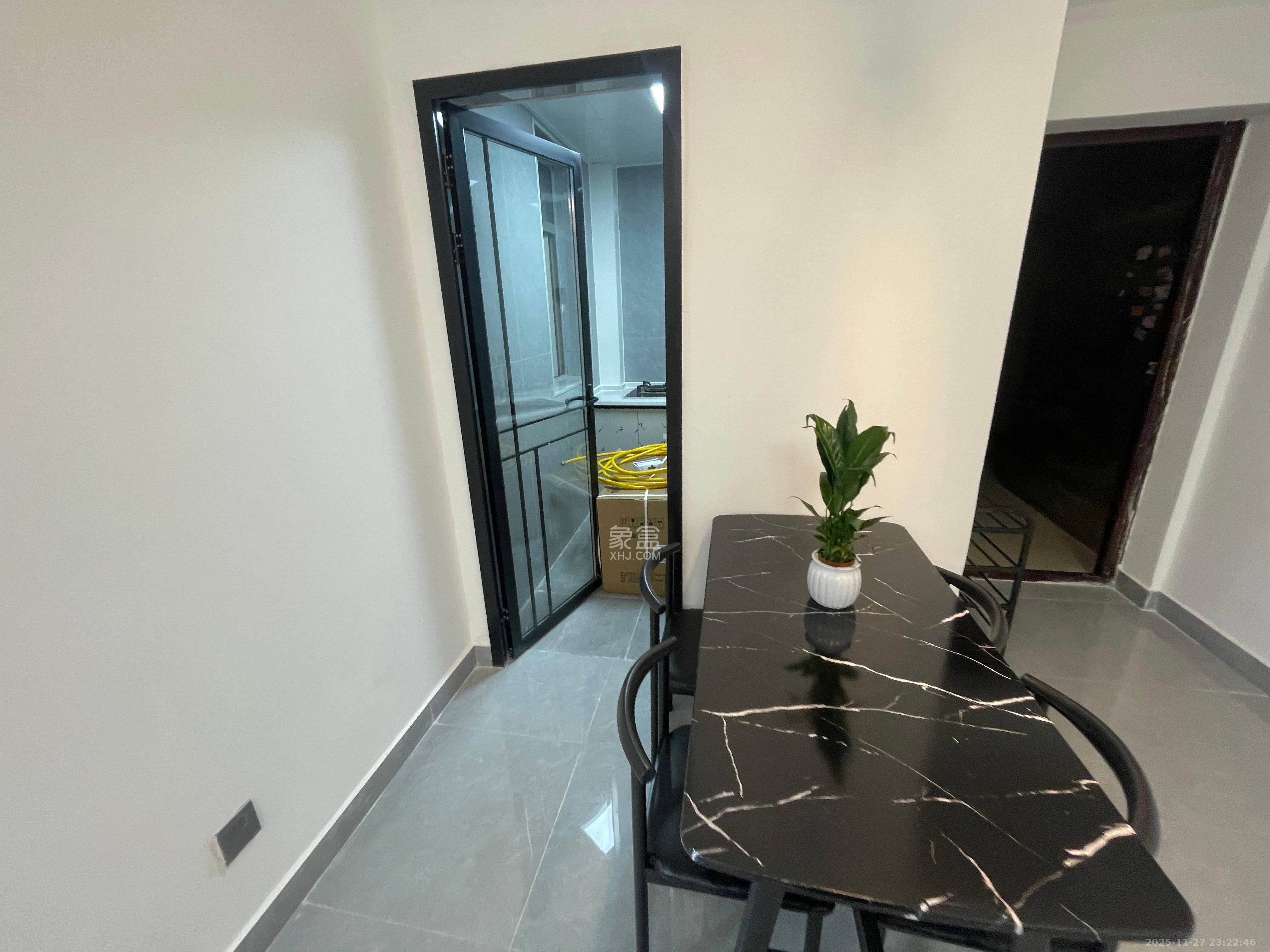 同鑫家园  2室2厅1卫    2400.0元/月