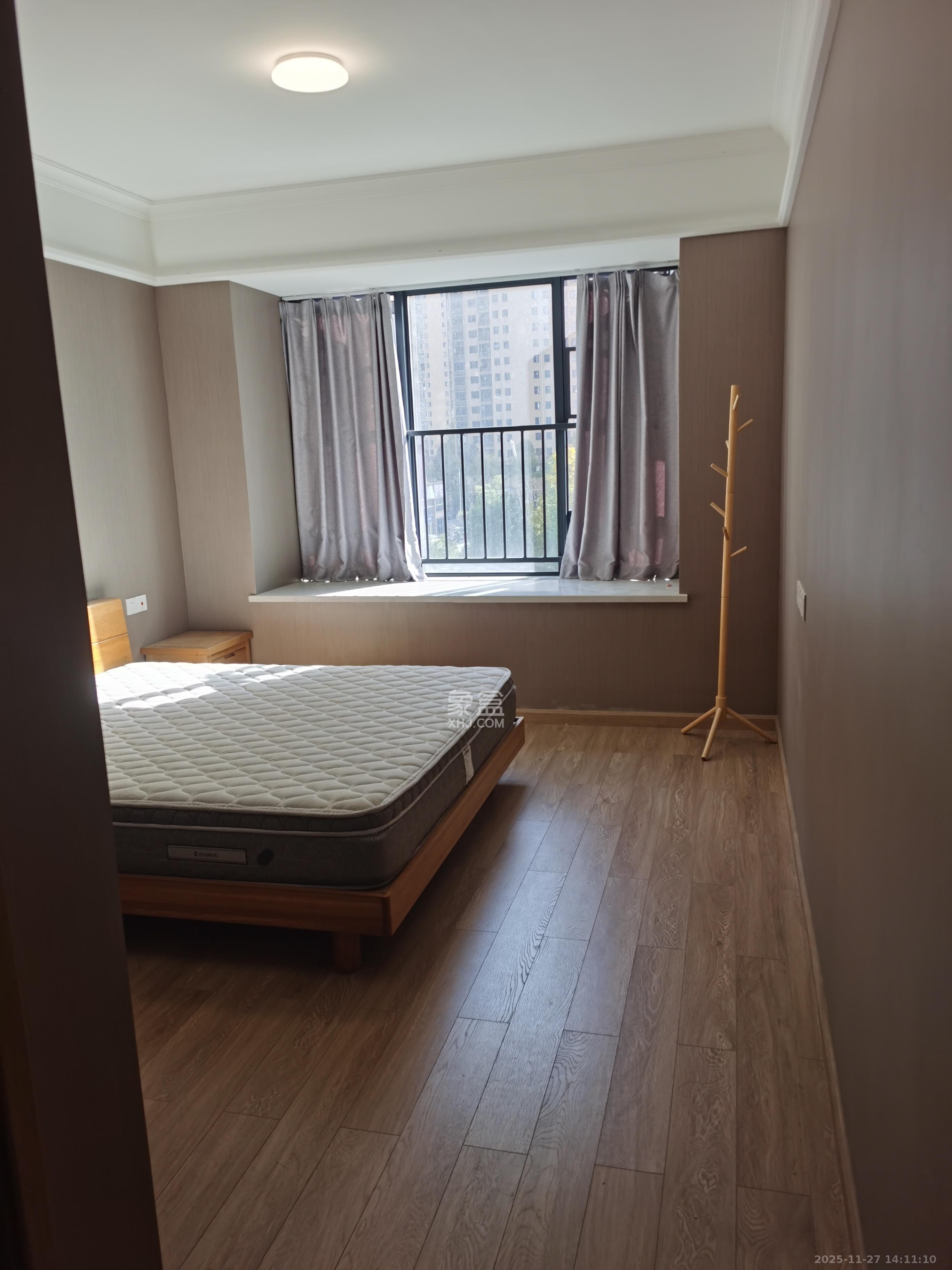 运达锦绣广场  3室2厅2卫    3200.0元/月