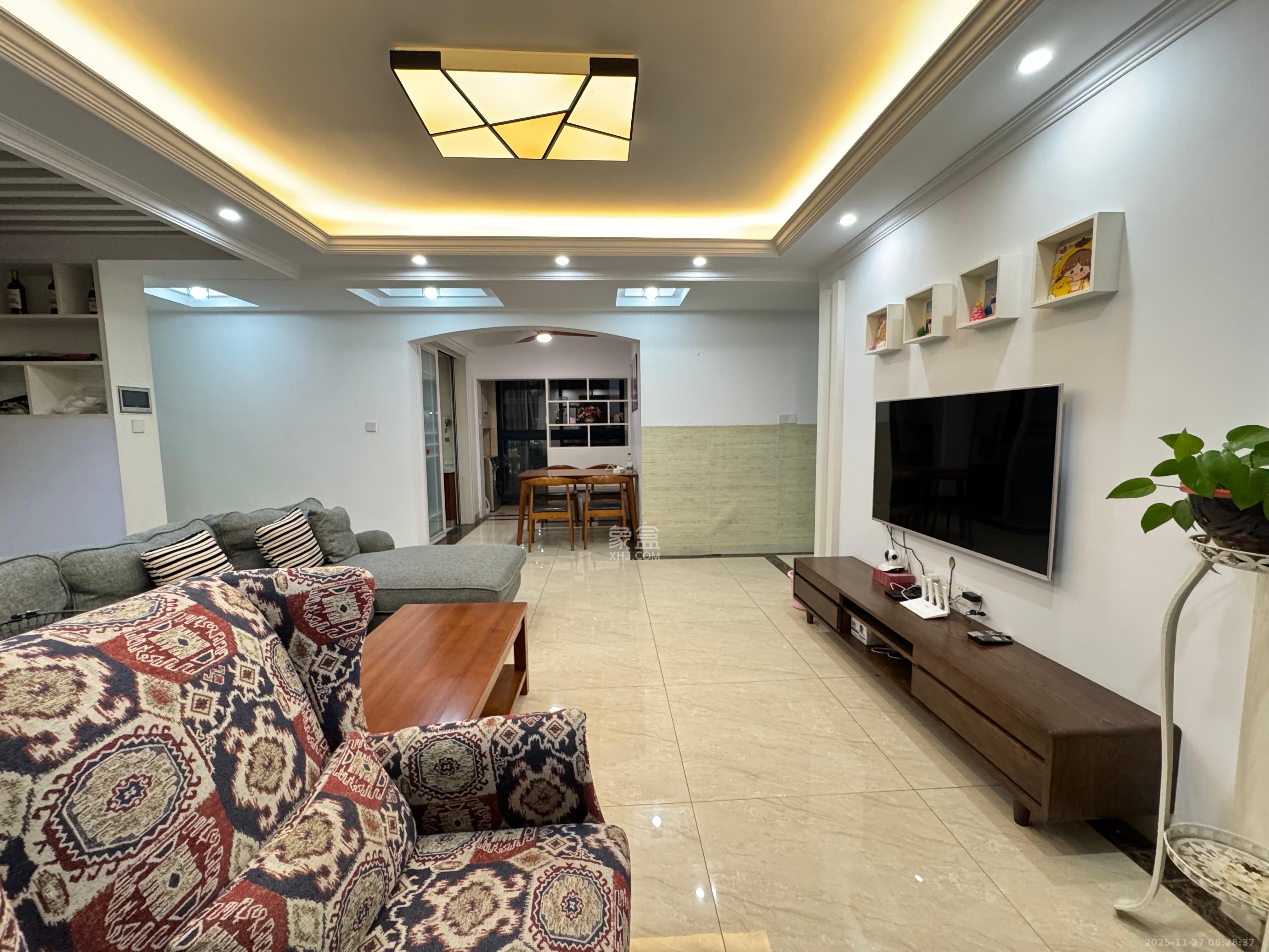 筑梦星园 4室2厅2卫 2400.0元/月 筑梦星园 4室2厅2卫 2400.0元/月室内图