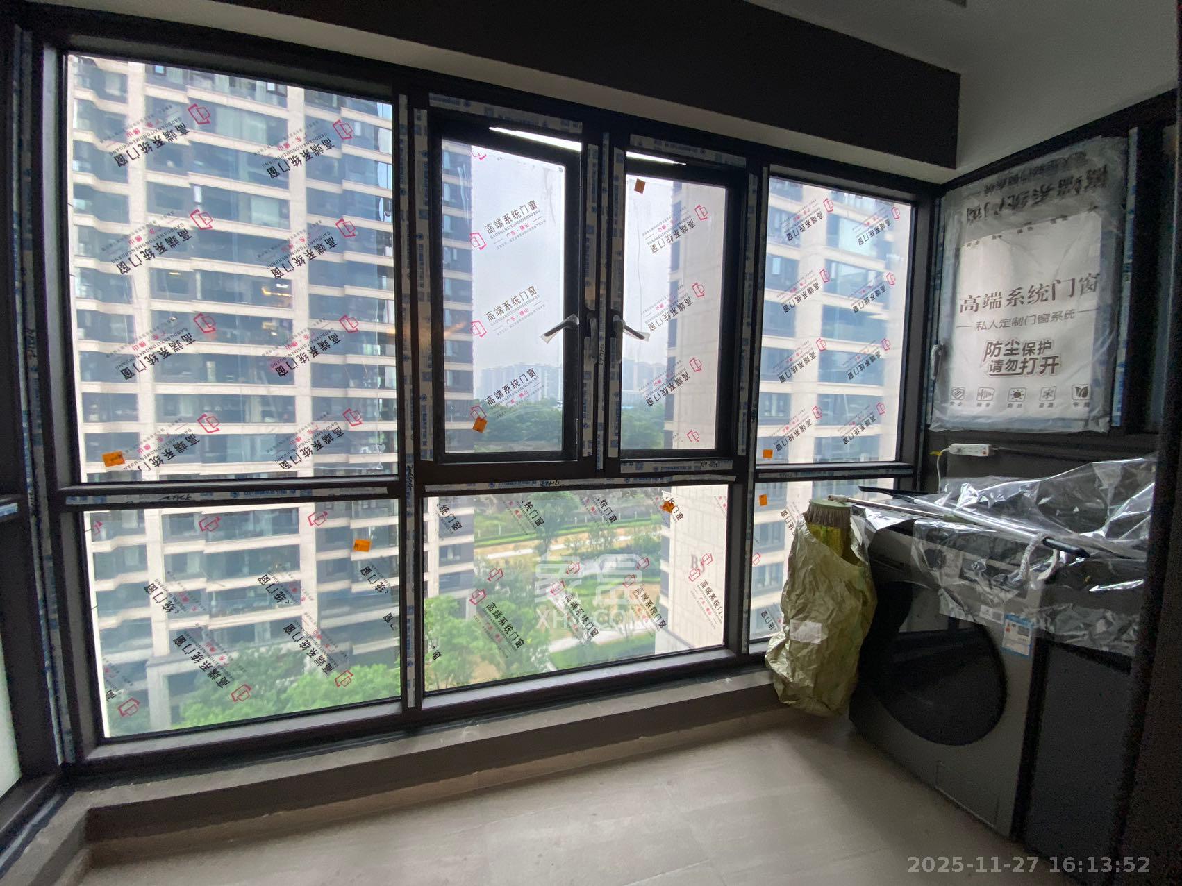 东原麓印长江B区  4室2厅2卫    4500.0元/月室内图