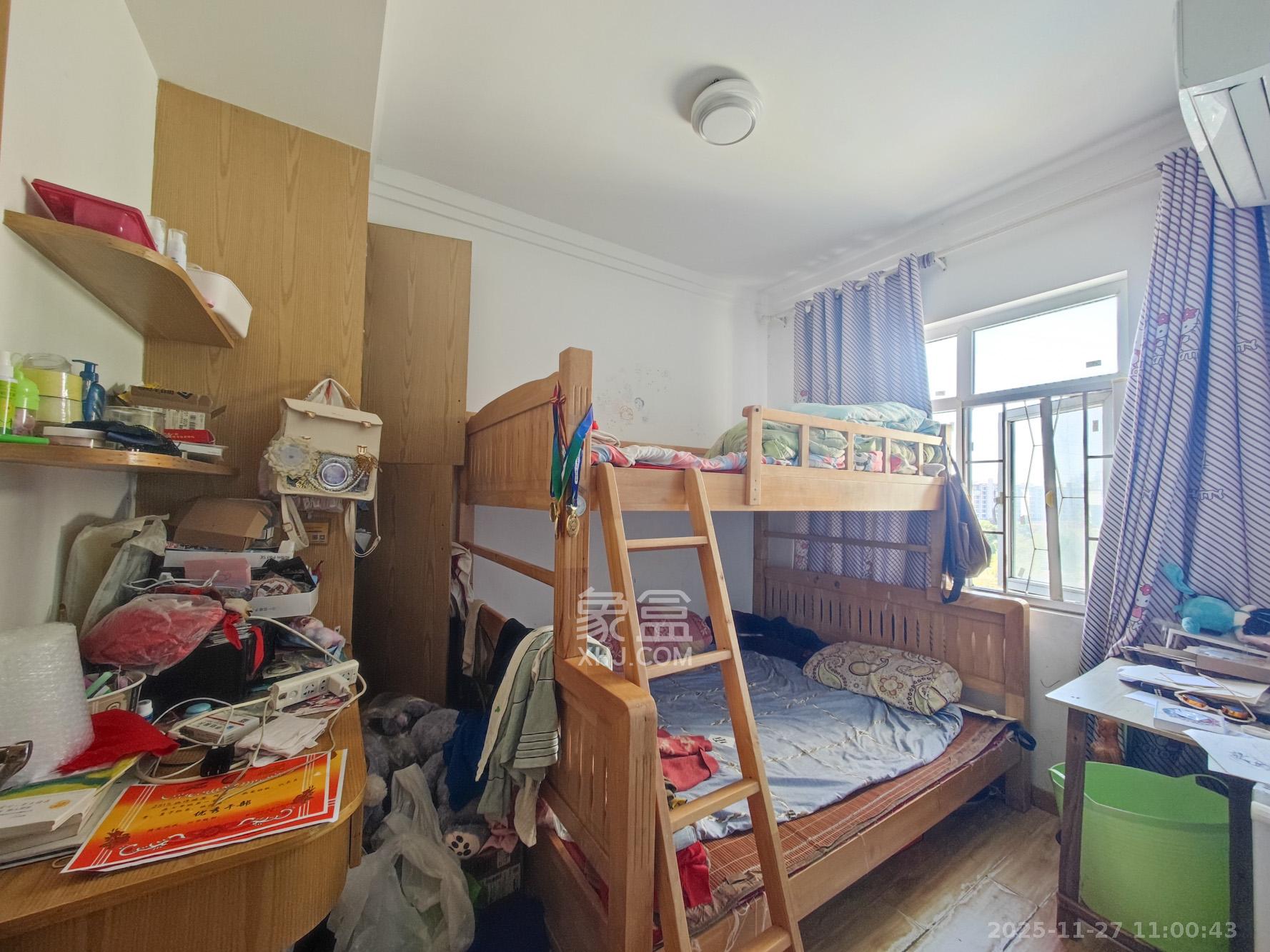 华银天际 2室1厅1卫 52.8万 华银天际 2室1厅1卫 52.8万卧室