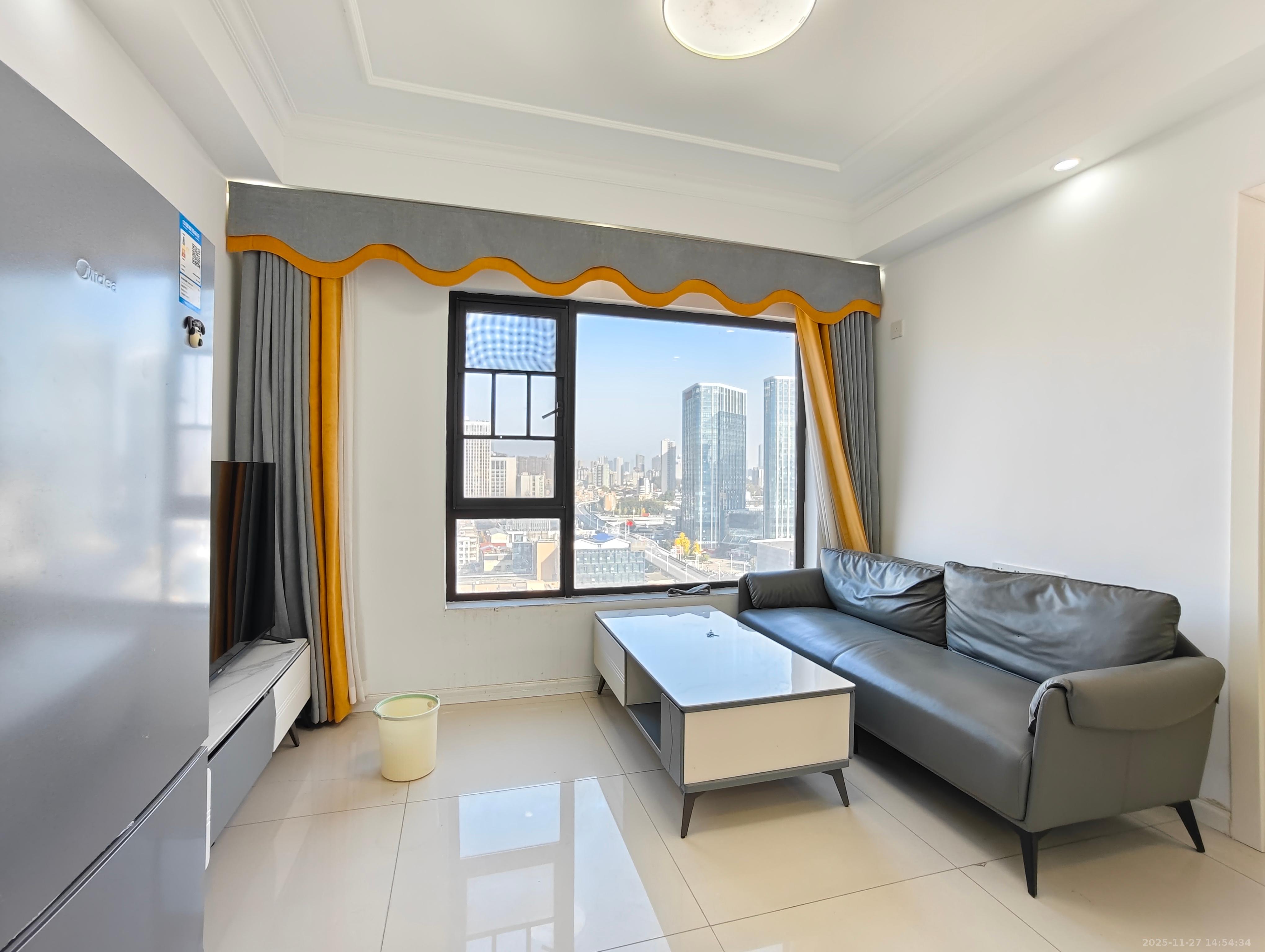 奥园城市天骄一期  2室1厅1卫    2300.0元/月