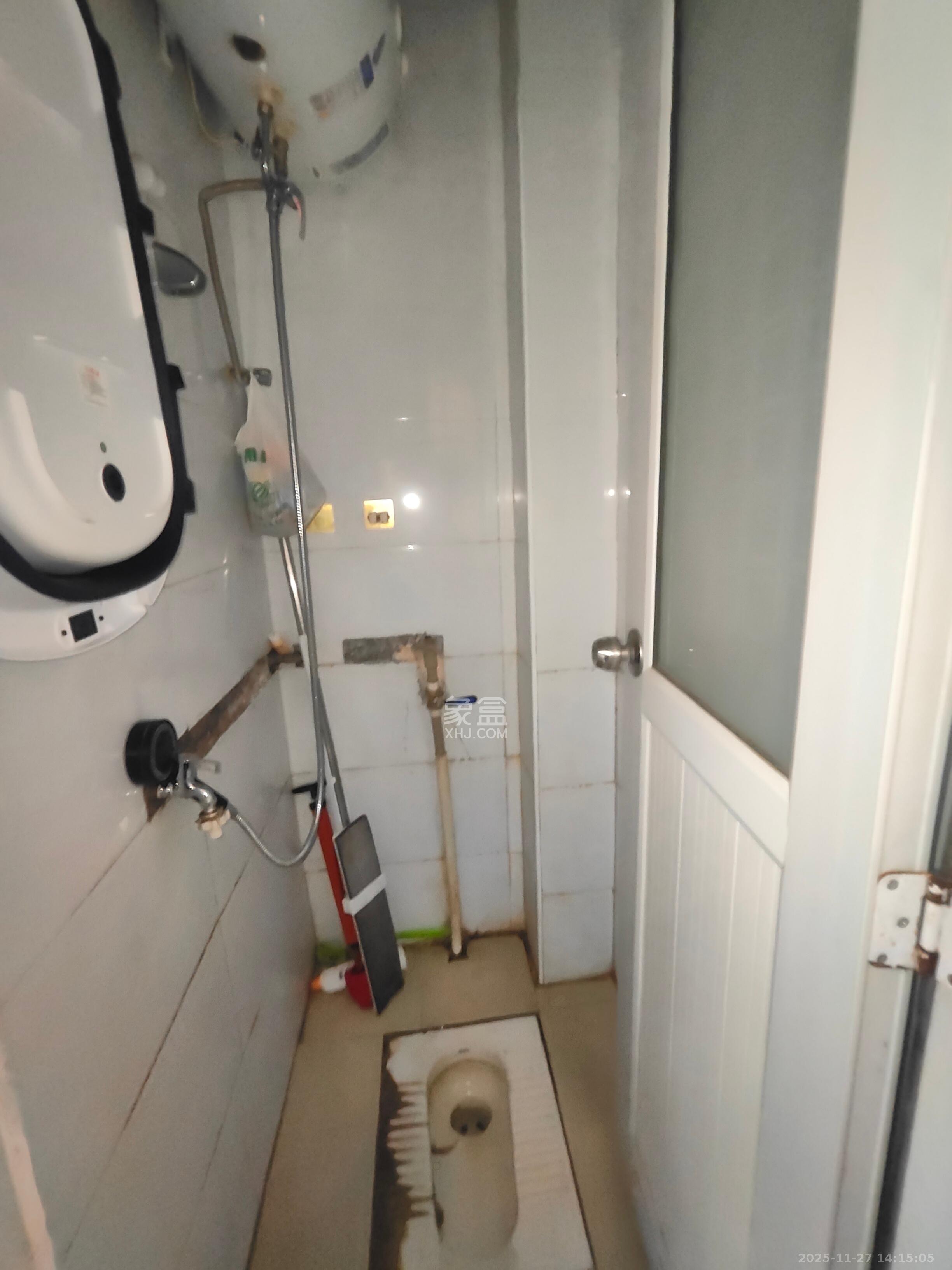 省六运公司宿舍 1室1厅1卫 1000.0元/月 省六运公司宿舍 1室1厅1卫 1000.0元/月室内图