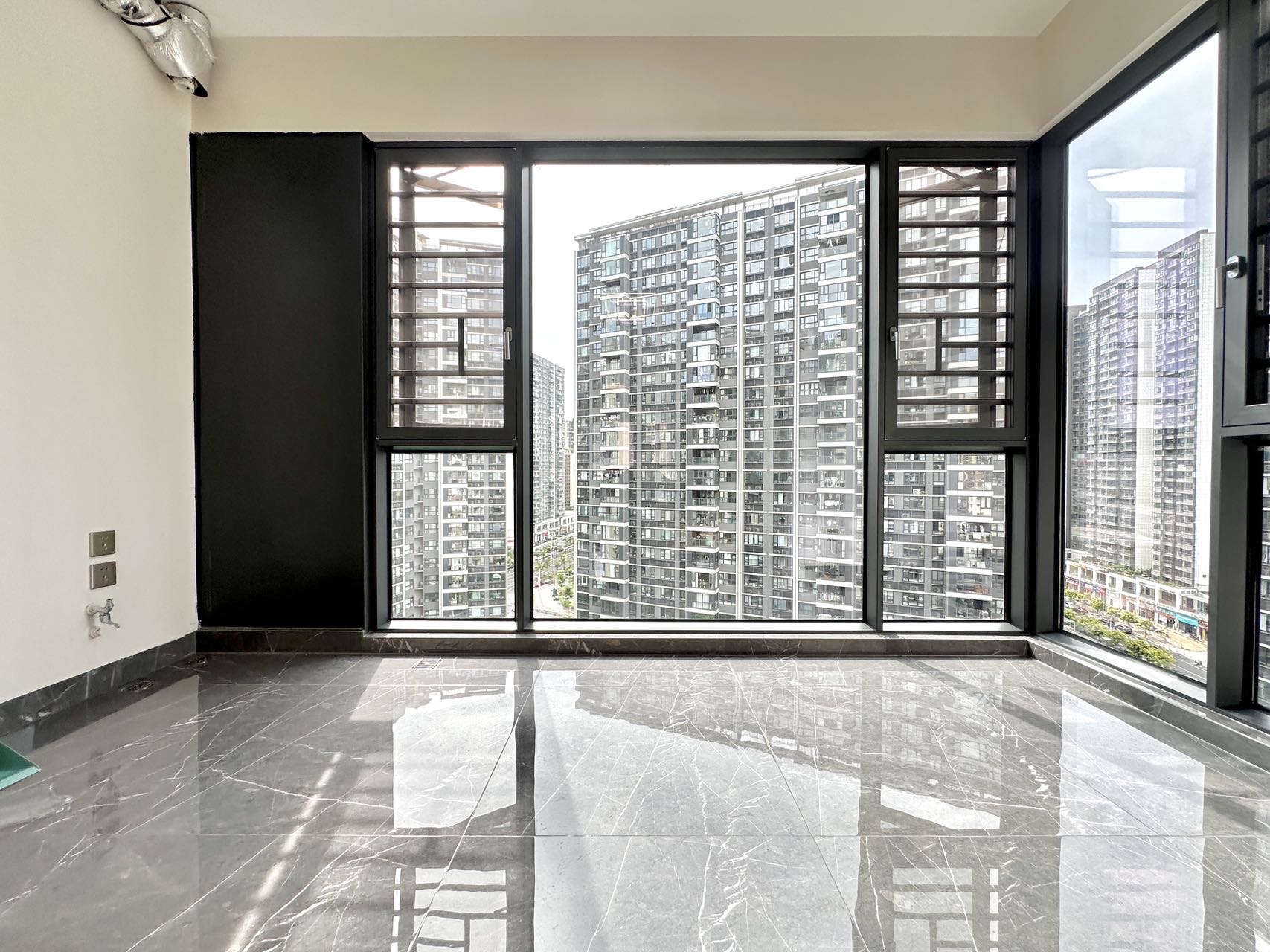 中海汇德里 4室2厅2卫 5000.0元/月 中海汇德里 4室2厅2卫 5000.0元/月室内图