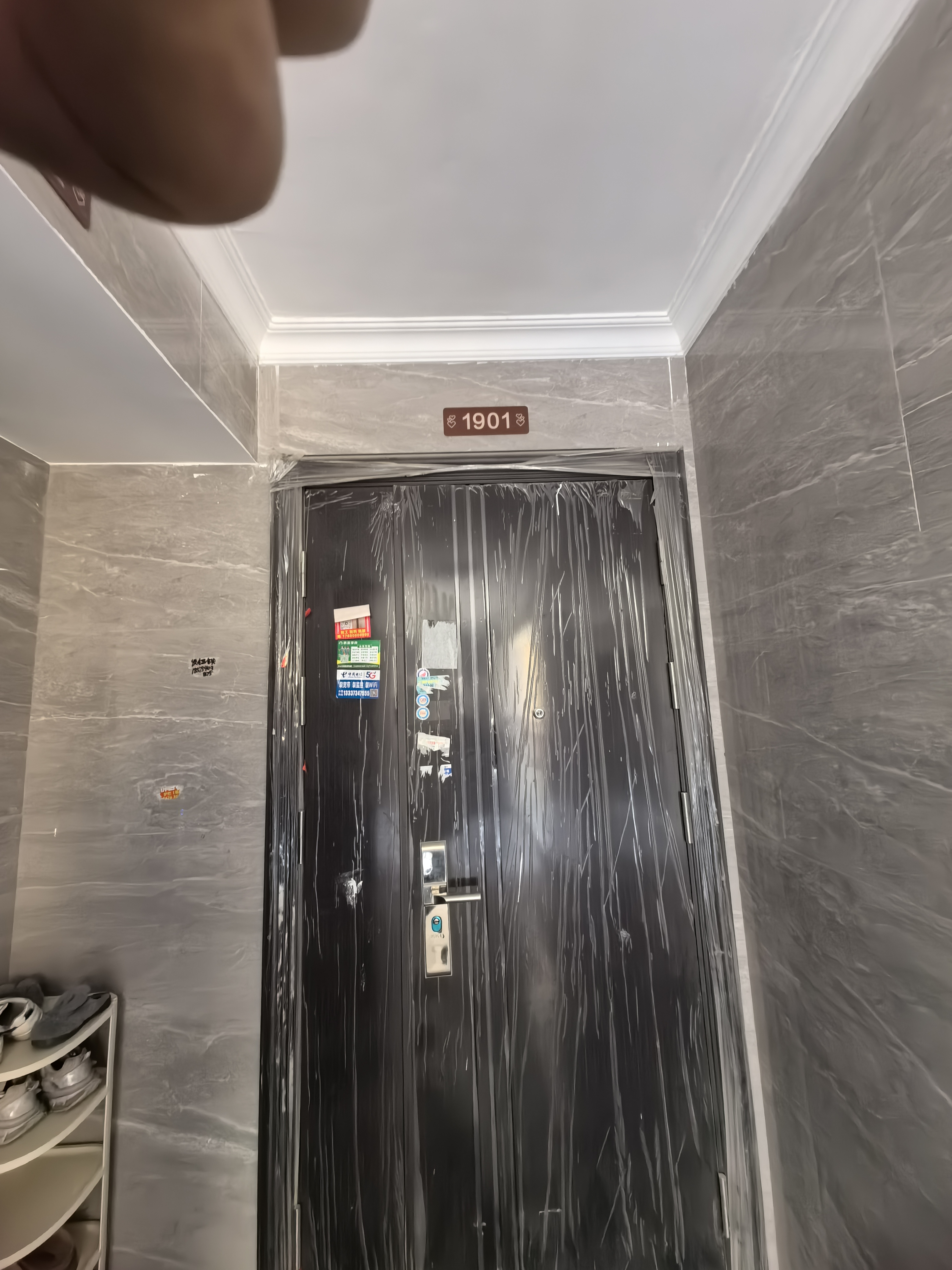 融冠蜜城 5室2厅2卫 90.0万 融冠蜜城 5室2厅2卫 90.0万客厅