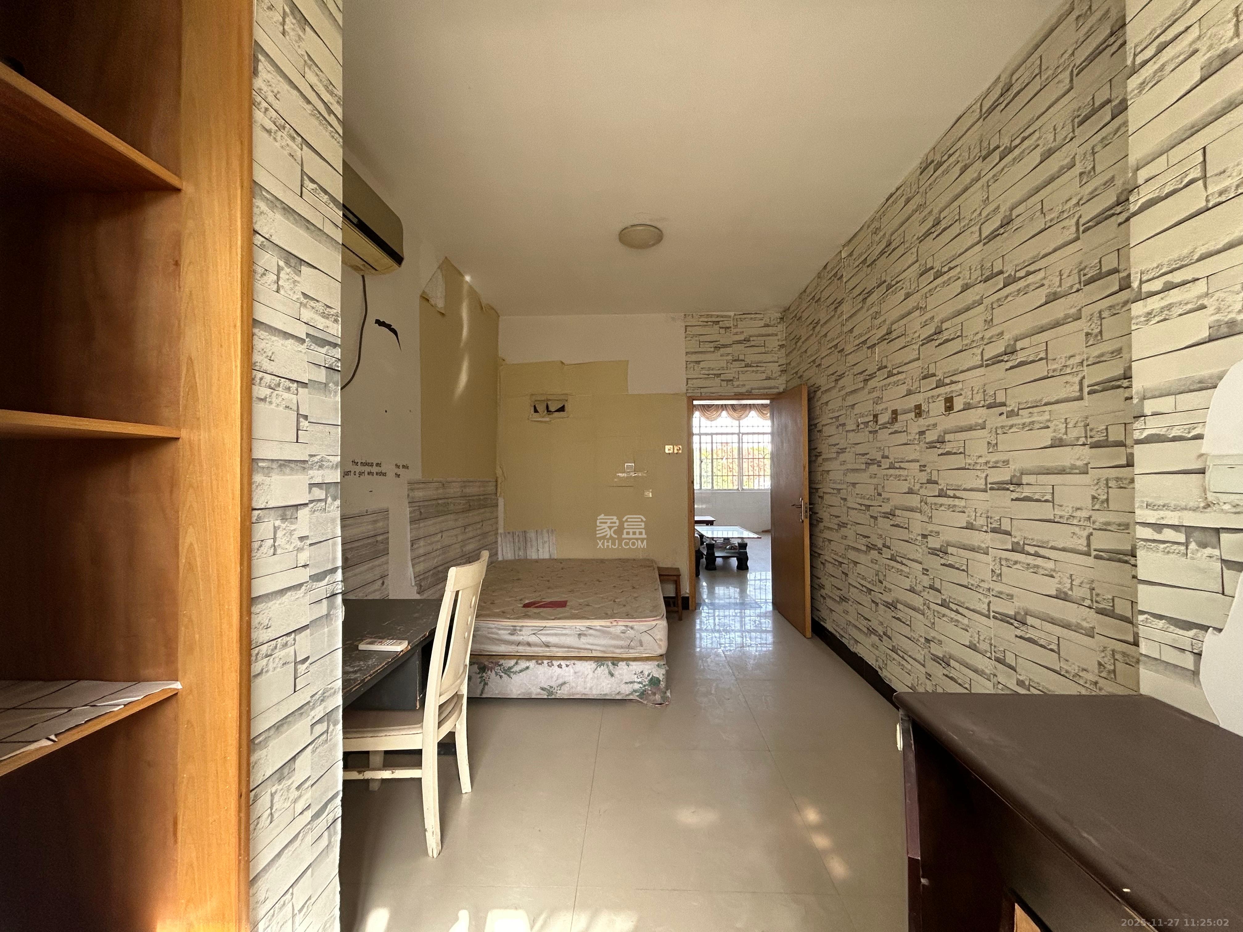 泉水塘小区 3室2厅1卫 1700.0元/月 泉水塘小区 3室2厅1卫 1700.0元/月室内图