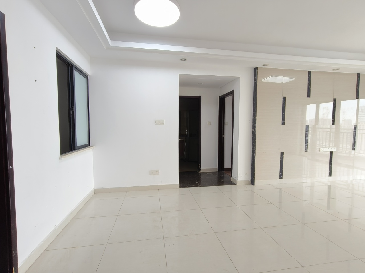 椰岛广场  2室2厅1卫    2700.0元/月室内图