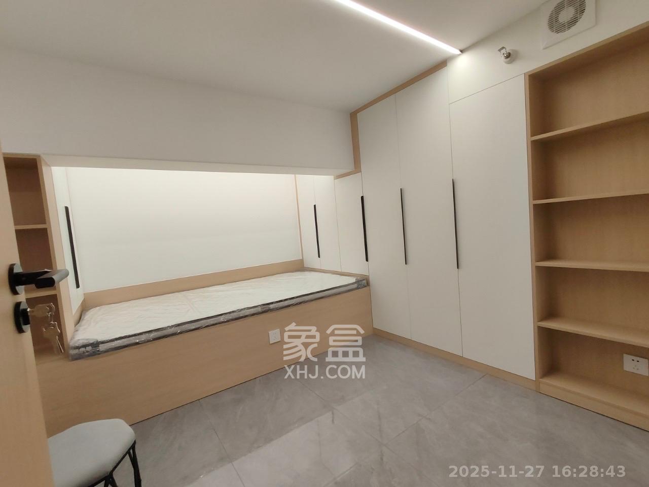 龙湖铂金岛  2室1厅1卫    2700.0元/月室内图