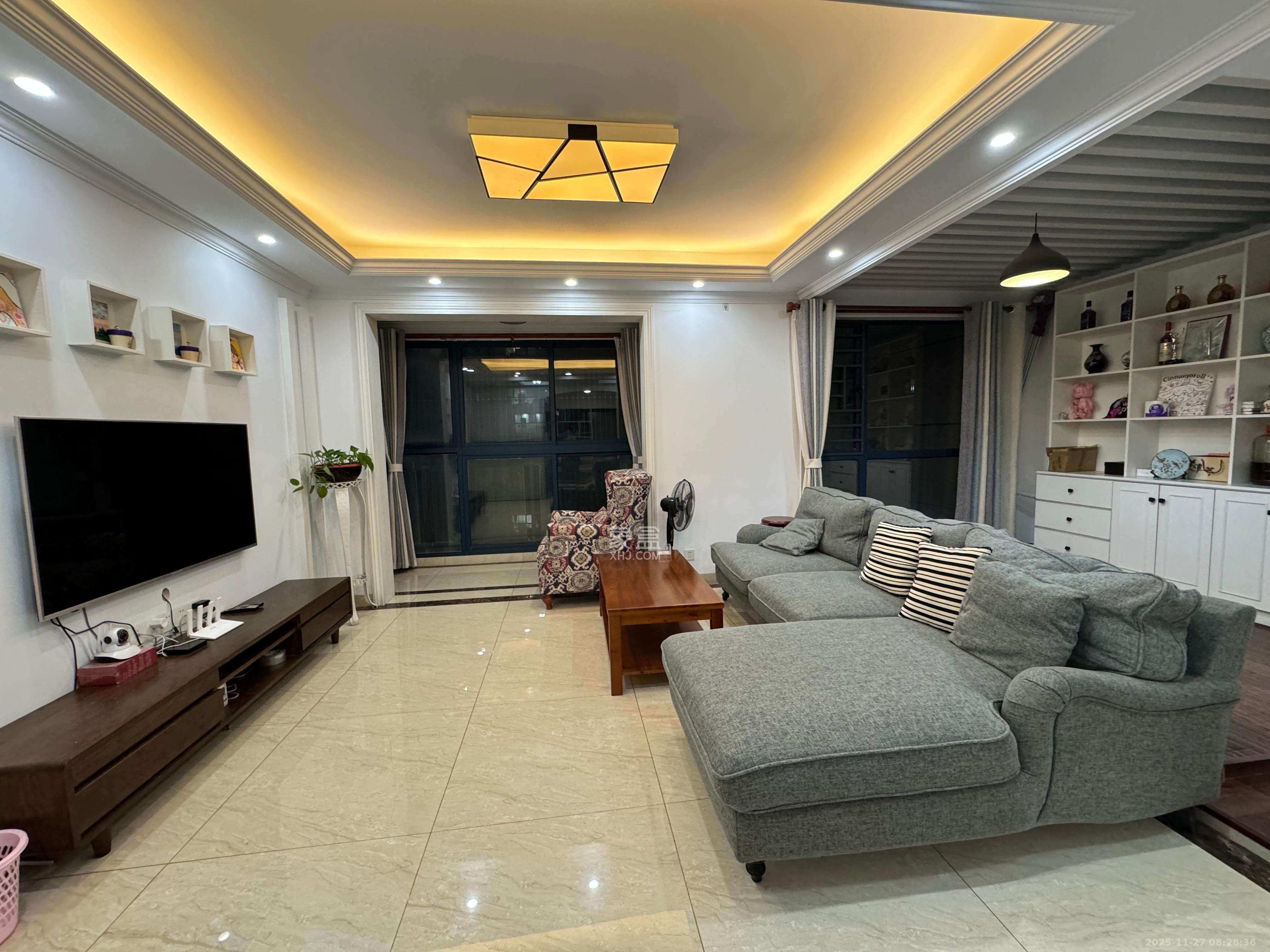 筑梦星园  4室2厅2卫    2400.0元/月