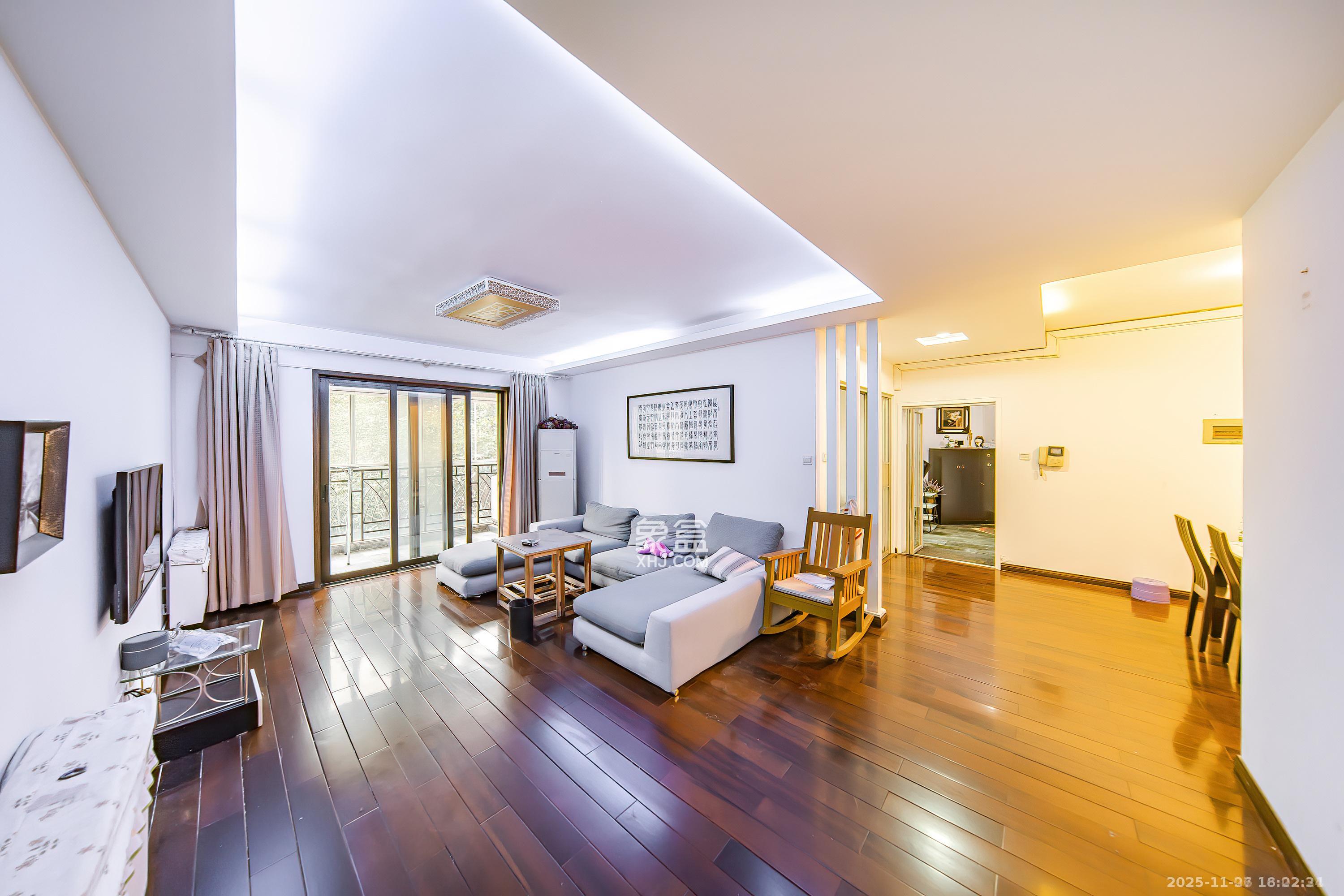 左岸春天 3室2厅2卫 2300.0元/月 左岸春天 3室2厅2卫 2300.0元/月室内图