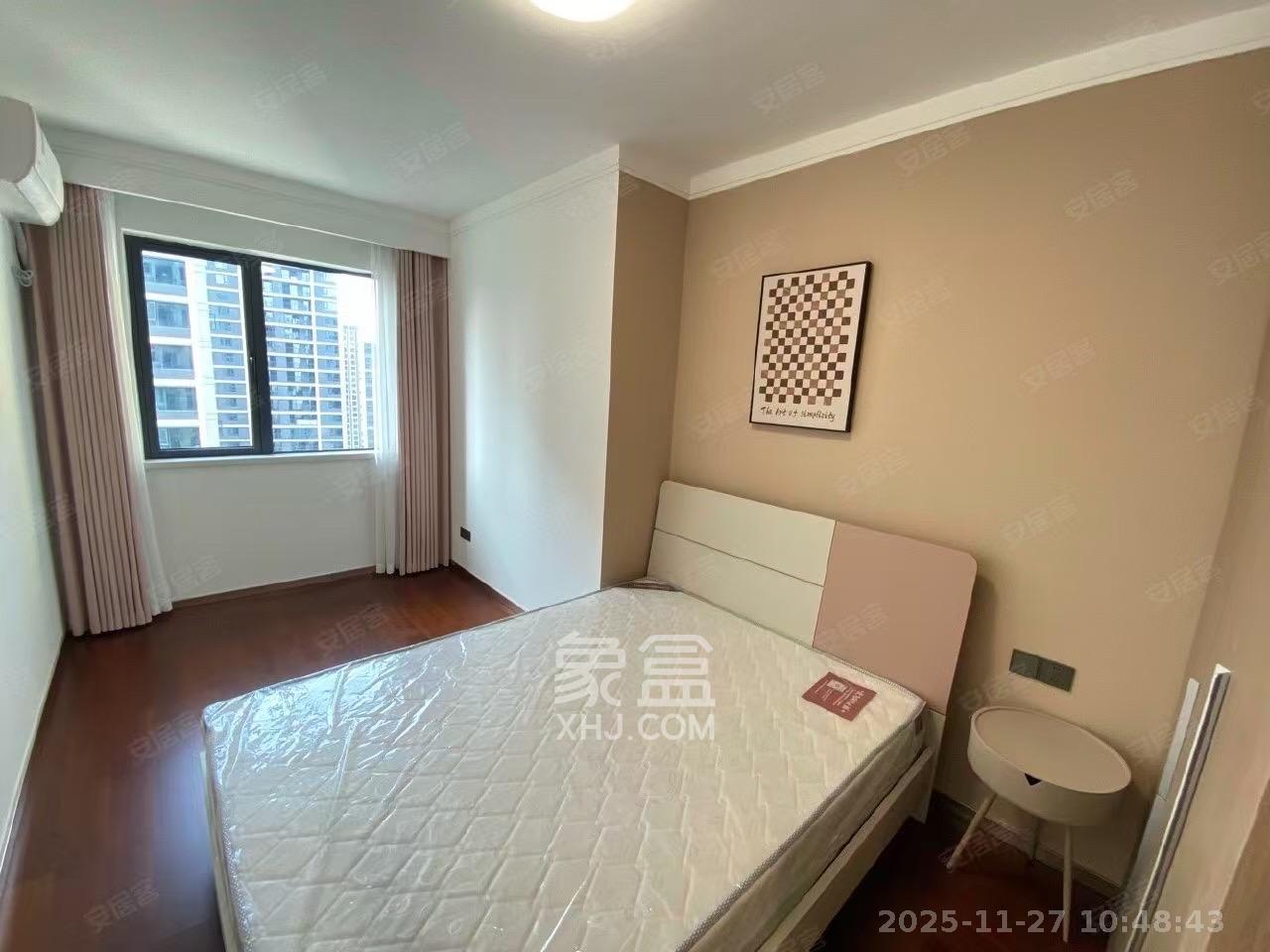 旭辉雨花郡 4室2厅2卫 4500.0元/月 旭辉雨花郡 4室2厅2卫 4500.0元/月室内图