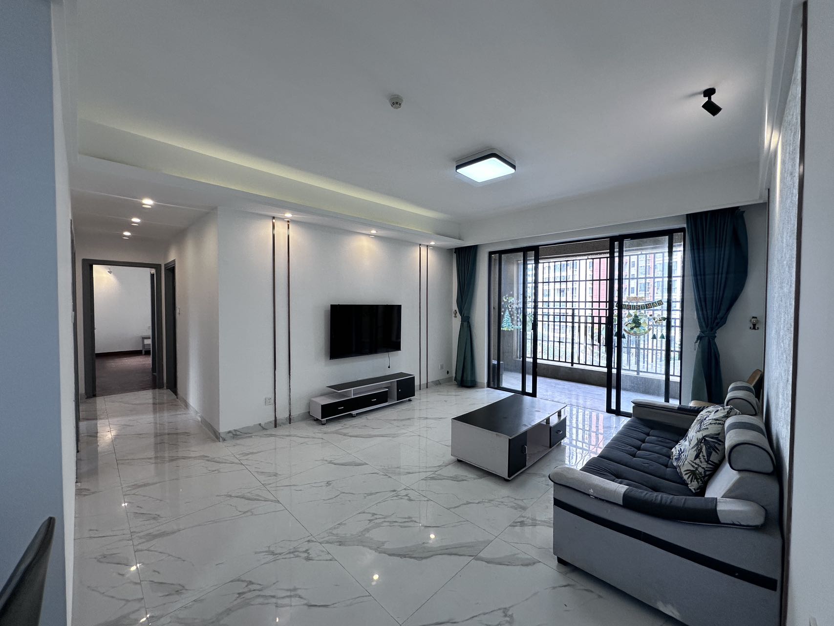 滨江世纪佳城(北区) 3室2厅2卫 180.0万 滨江世纪佳城(北区) 3室2厅2卫 180.0万客厅