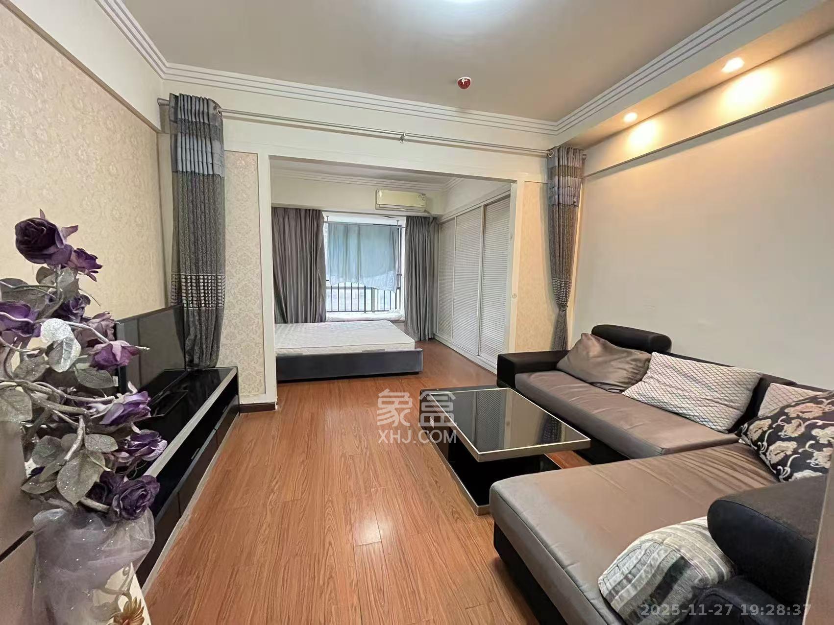 西子一间  1室1厅1卫    1900.0元/月