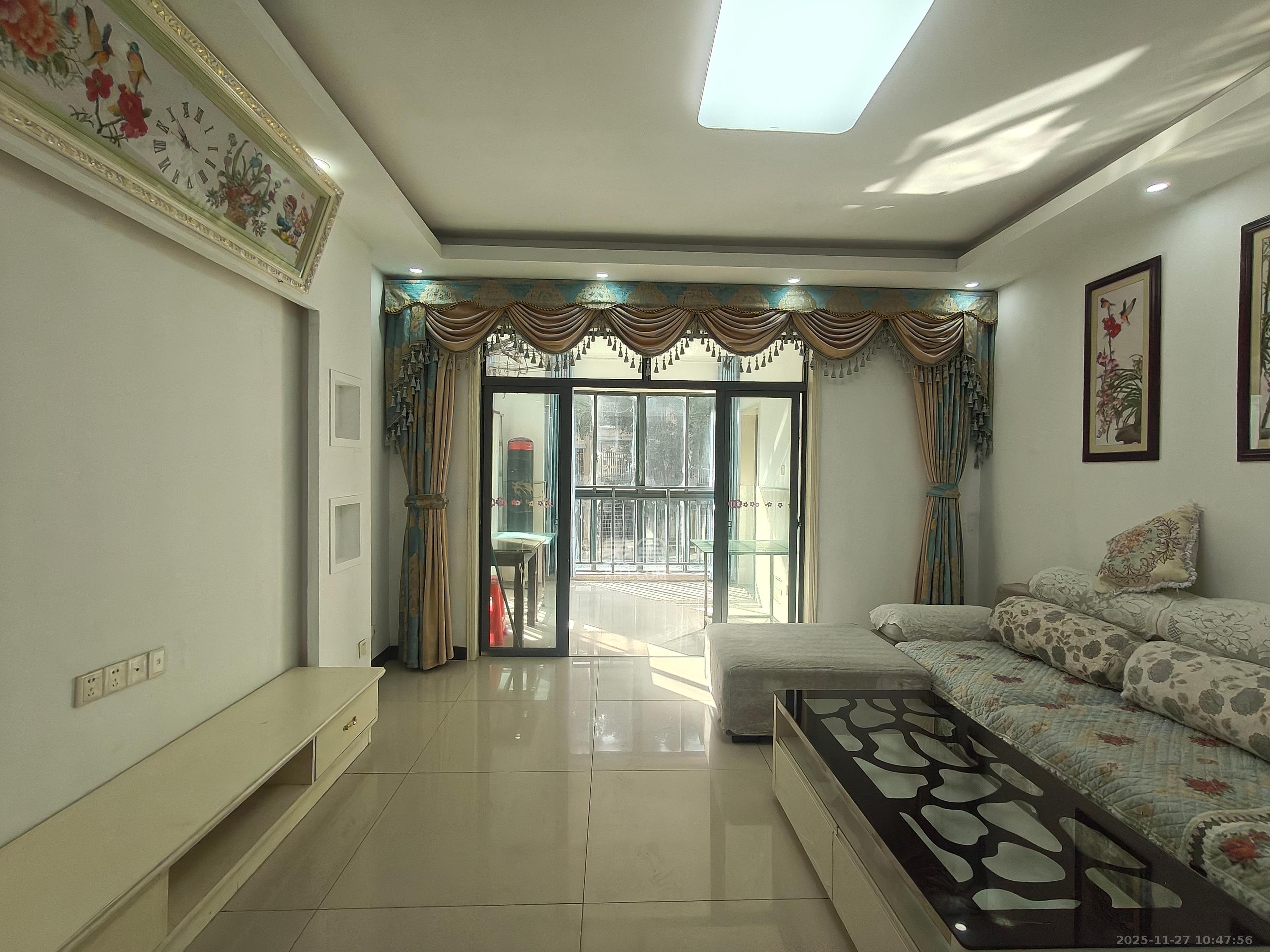 联诚国际城  3室2厅2卫    1700.0元/月