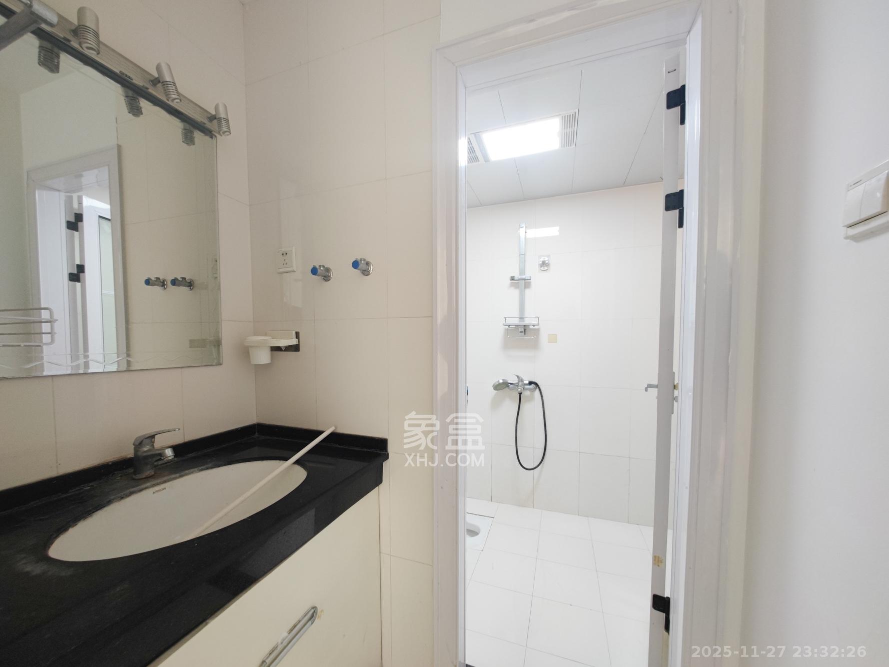 天赐良园 3室2厅2卫 95.0万 天赐良园 3室2厅2卫 95.0万卫生间