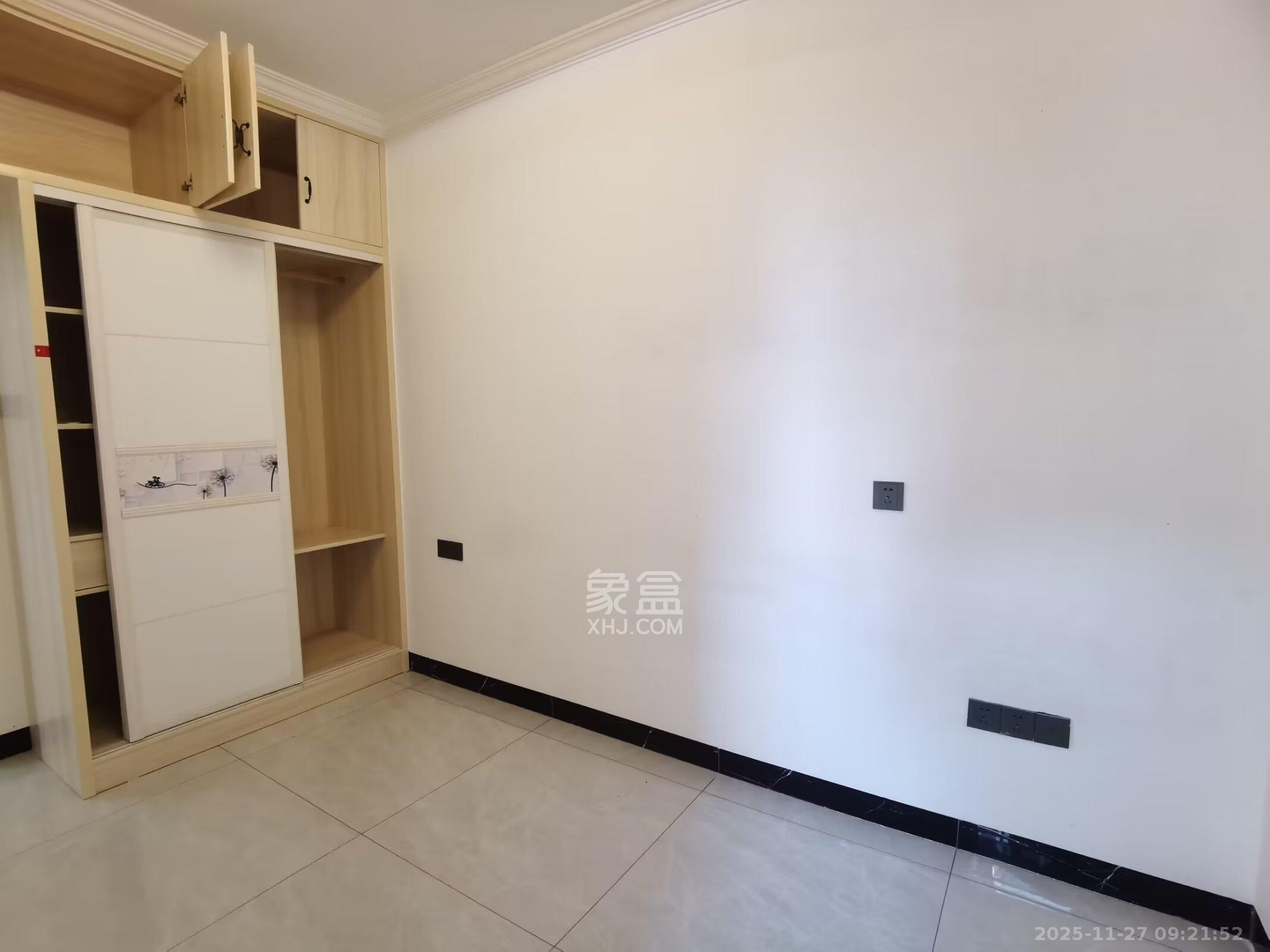 湖湘奥林匹克花园 3室2厅1卫 2300.0元/月 湖湘奥林匹克花园 3室2厅1卫 2300.0元/月室内图