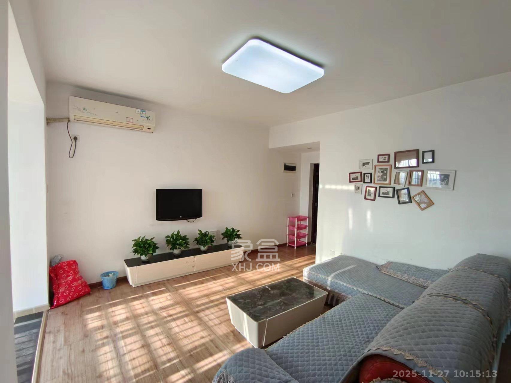 华城广场 2室1厅1卫 2300.0元/月 华城广场 2室1厅1卫 2300.0元/月室内图