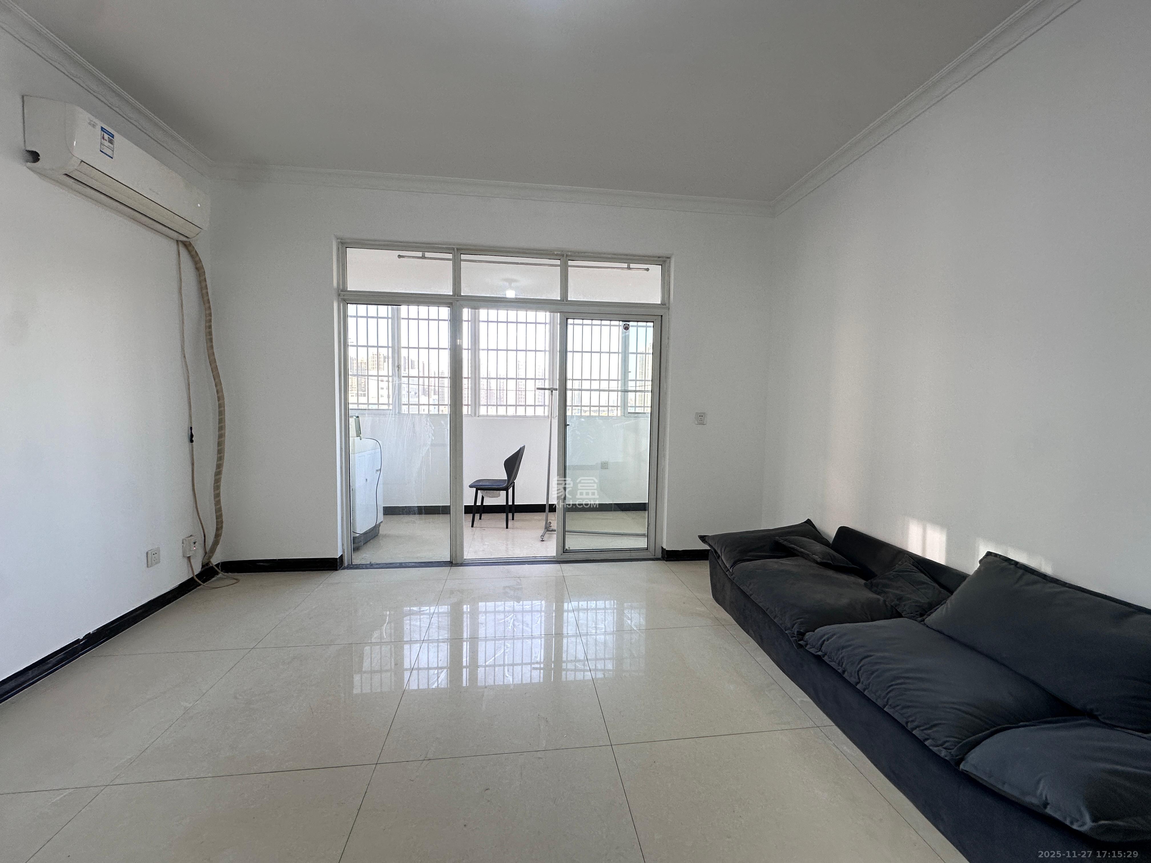 星城新宇黎锦苑 4室2厅1卫 2700.0元/月 星城新宇黎锦苑 4室2厅1卫 2700.0元/月室内图