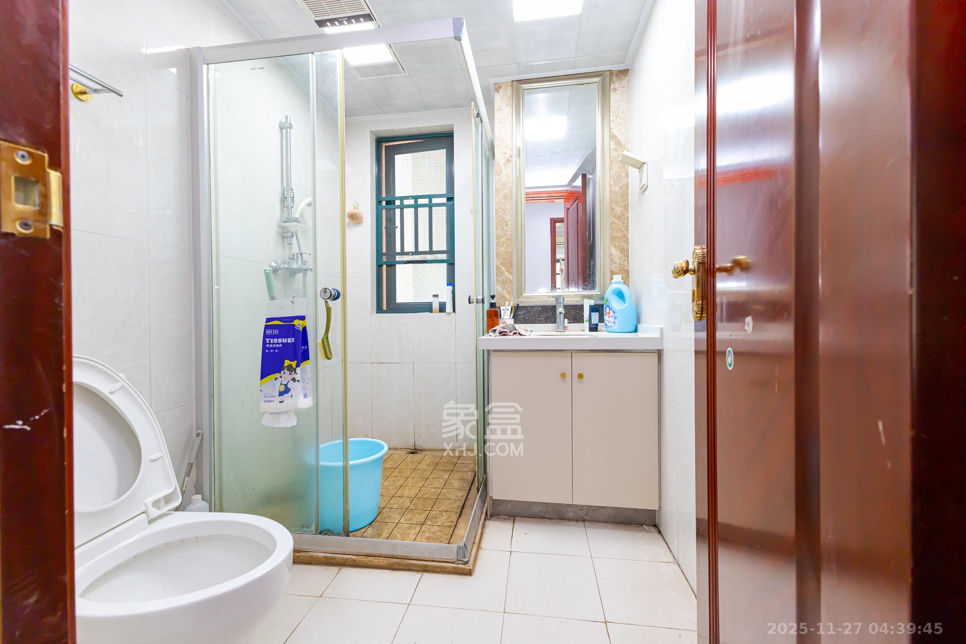 恒大名都 3室2厅2卫 55.0万 恒大名都 3室2厅2卫 55.0万卫生间