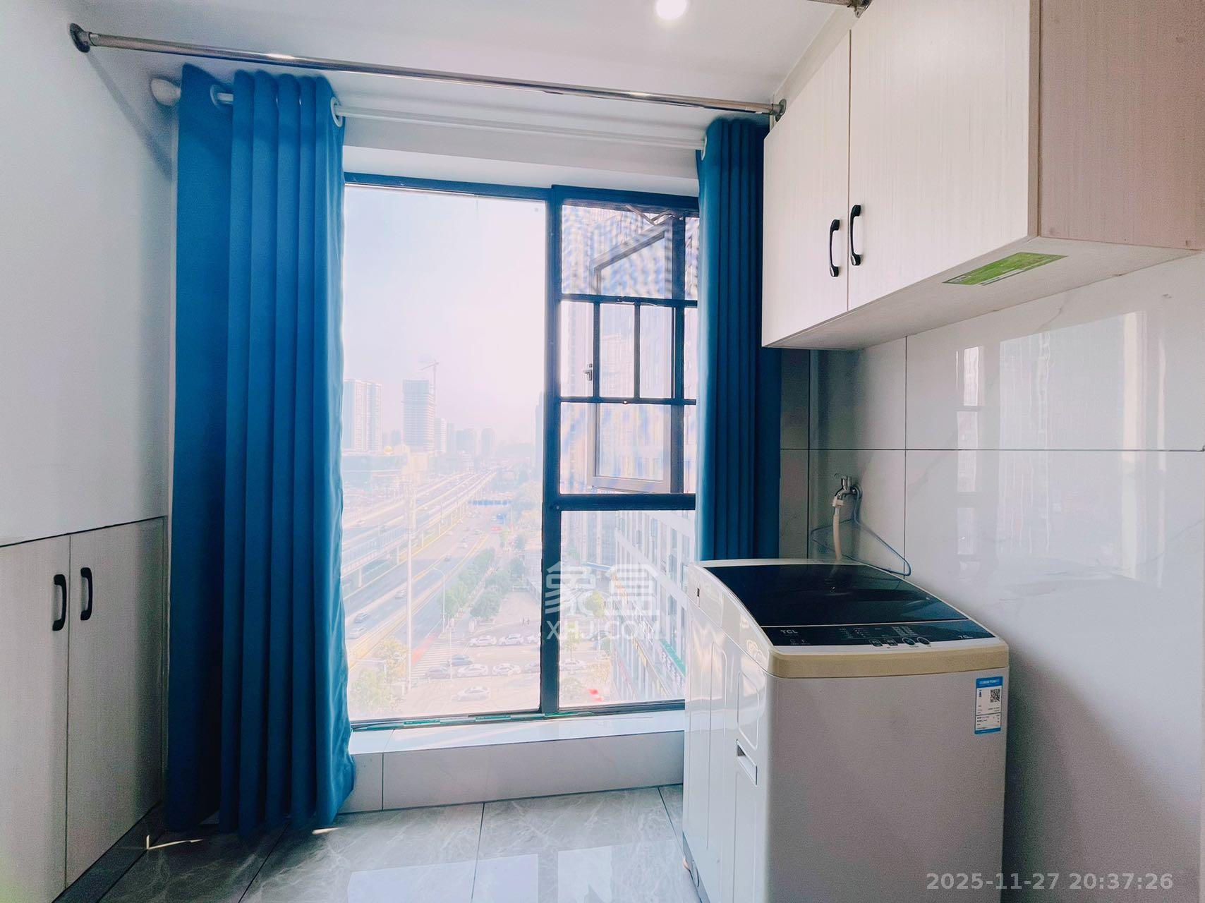 欣隆居  1室1厅1卫    1600.0元/月