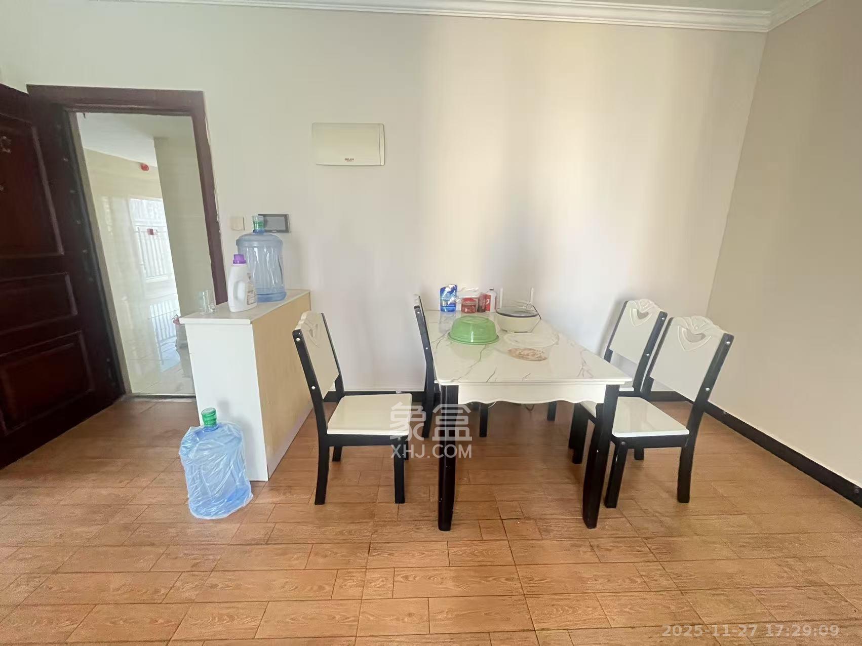 世茂铂翠湾四期(世茂悦享) 3室2厅1卫 3300.0元/月 世茂铂翠湾四期(世茂悦享) 3室2厅1卫 3300.0元/月室内图