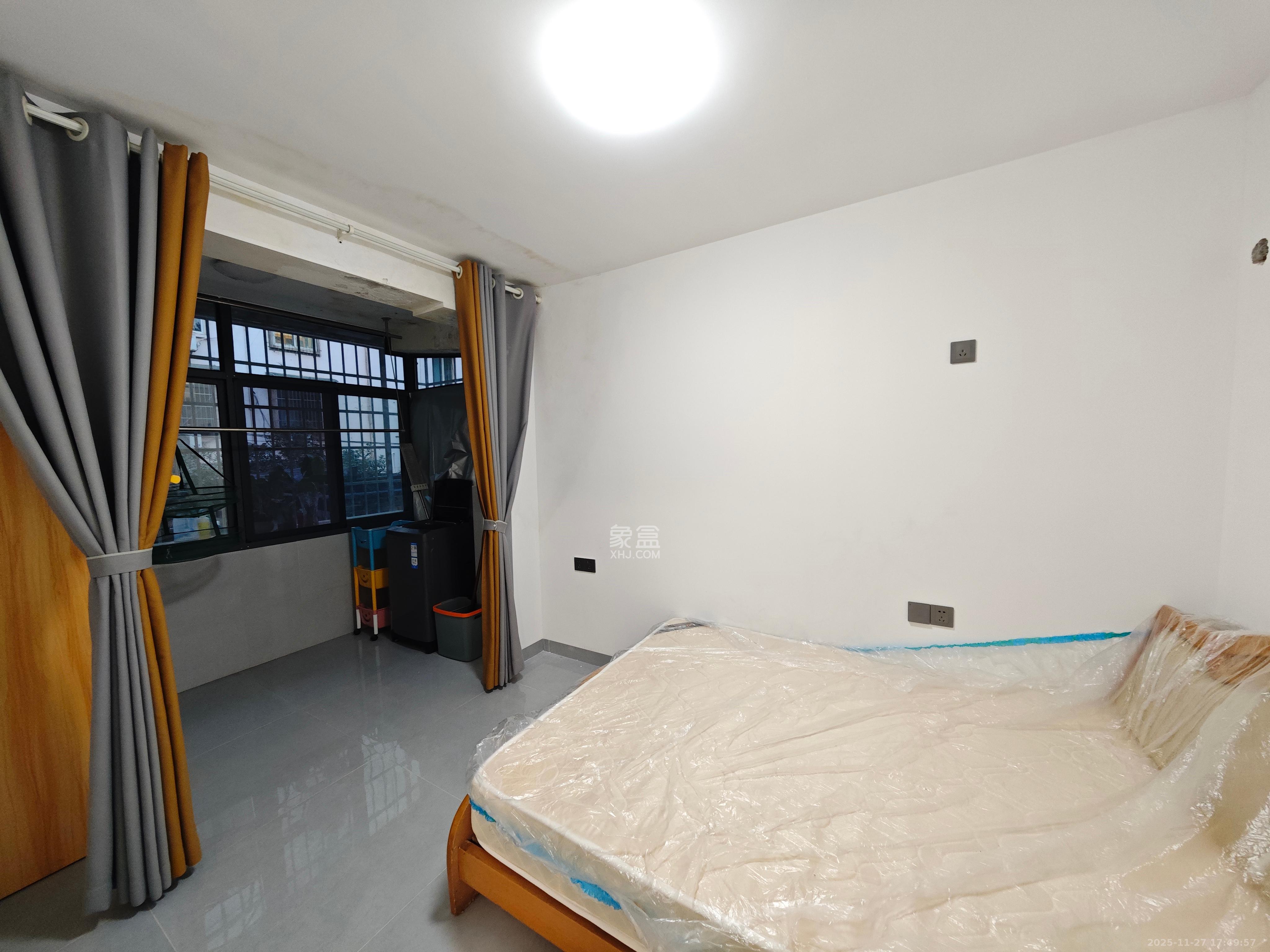 红旗区二片  2室1厅1卫    2500.0元/月室内图