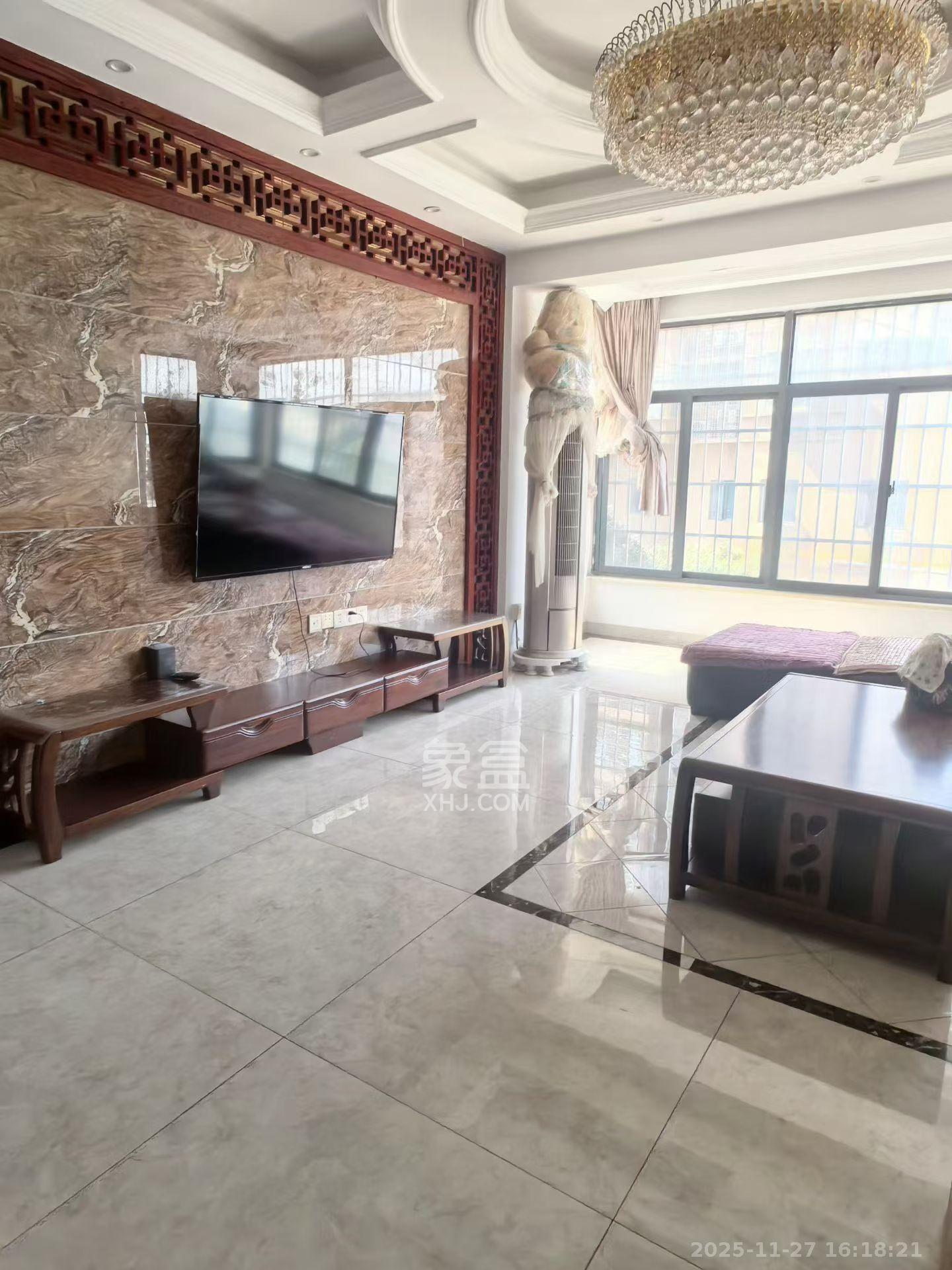 紫华郡  2室2厅1卫    2000.0元/月室内图