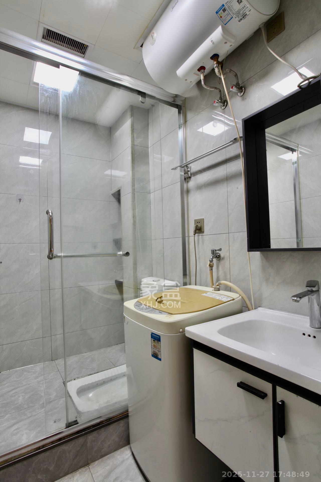 龙福小区 1室1厅1卫 1200.0元/月 龙福小区 1室1厅1卫 1200.0元/月室内图