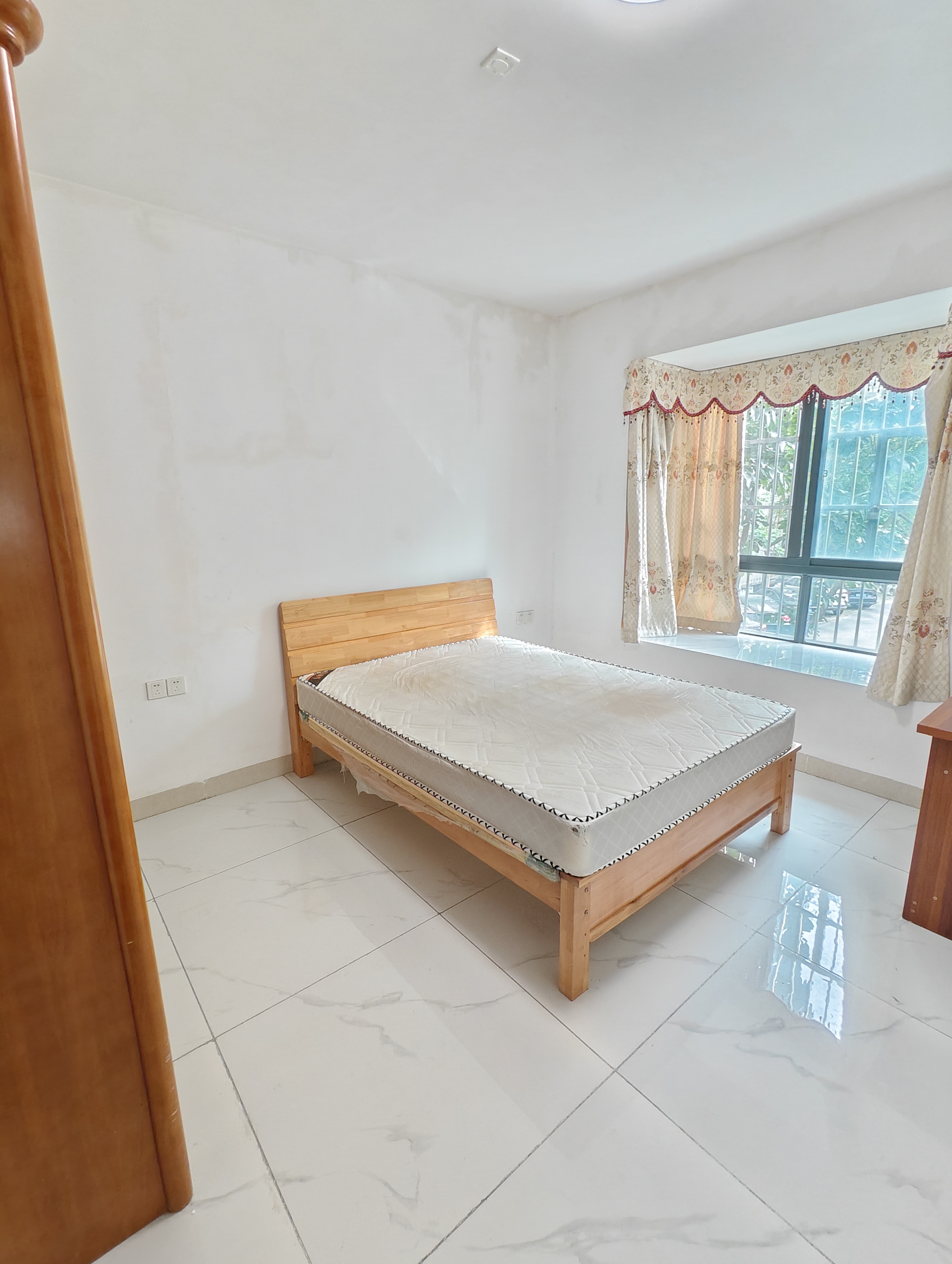 花漾年 3室2厅1卫 2500.0元/月 花漾年 3室2厅1卫 2500.0元/月室内图