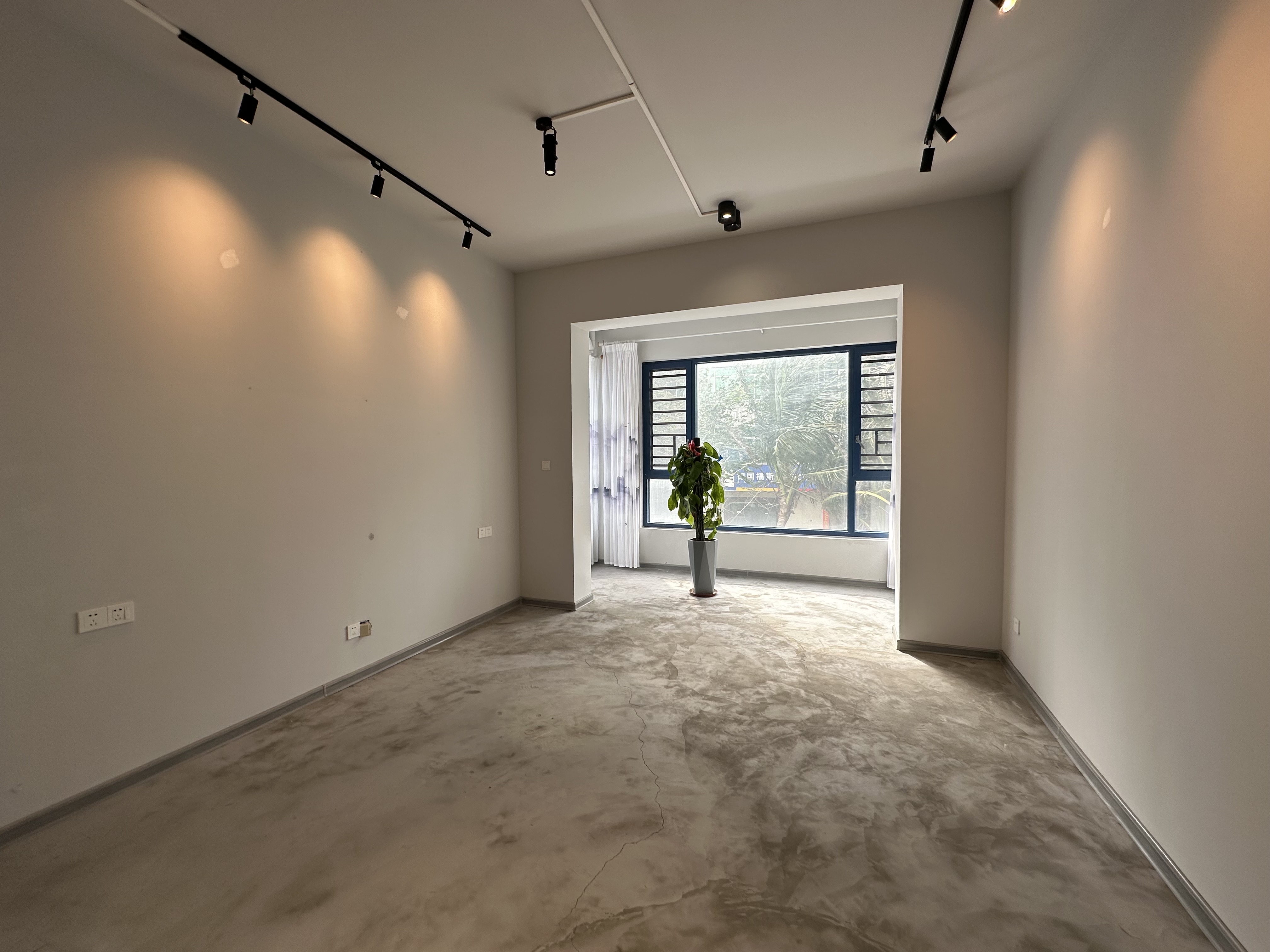 富力首府  4室2厅3卫    400.0万客厅