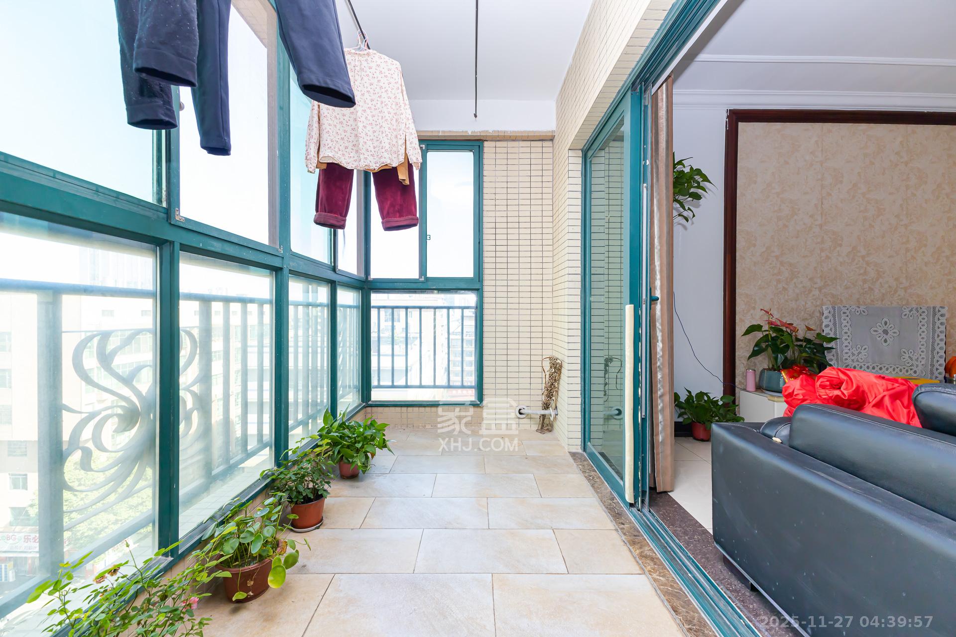 恒大名都 3室2厅2卫 55.0万 恒大名都 3室2厅2卫 55.0万阳台