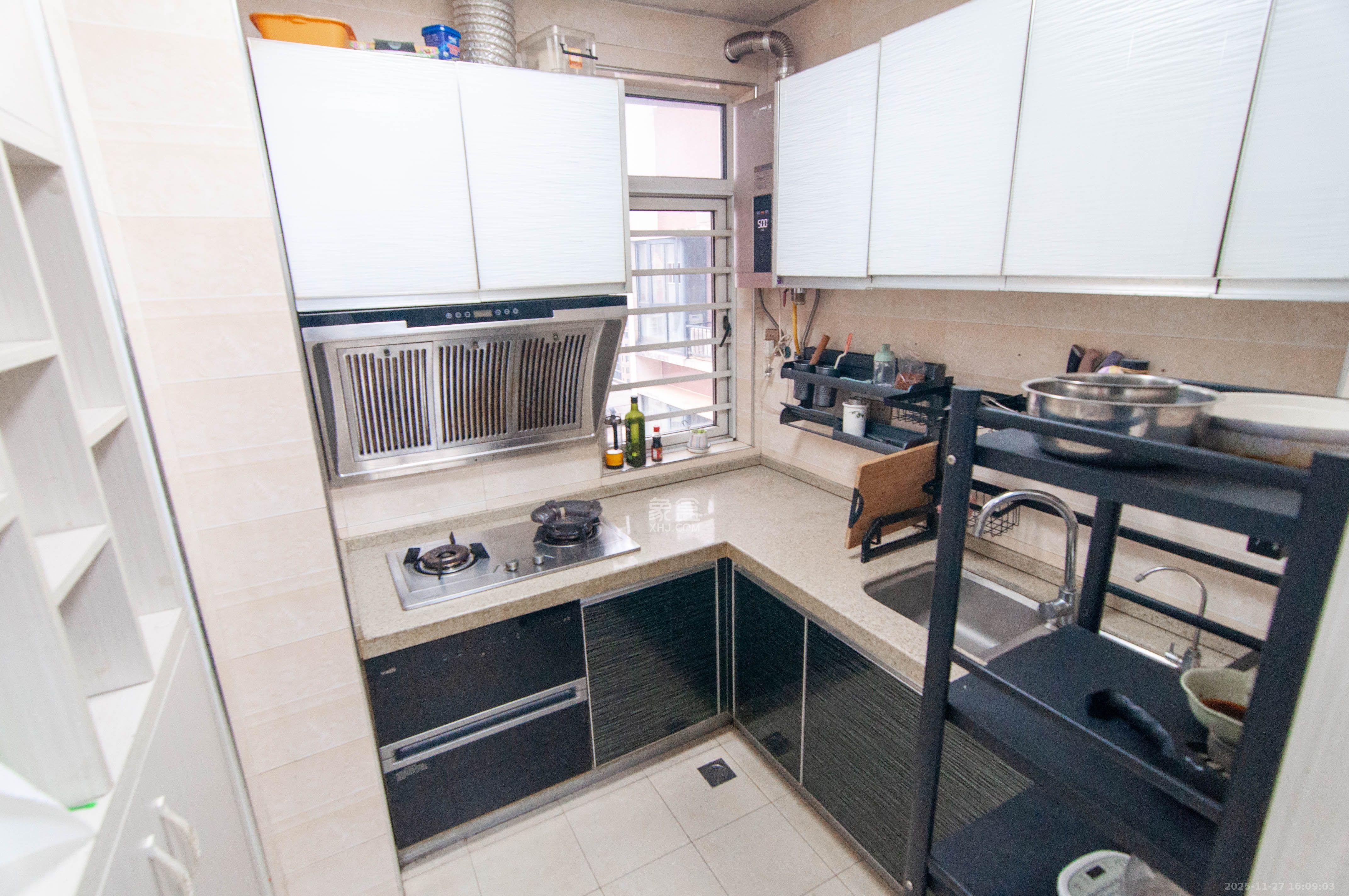 西点公园里 2室2厅1卫 2400.0元/月 西点公园里 2室2厅1卫 2400.0元/月室内图